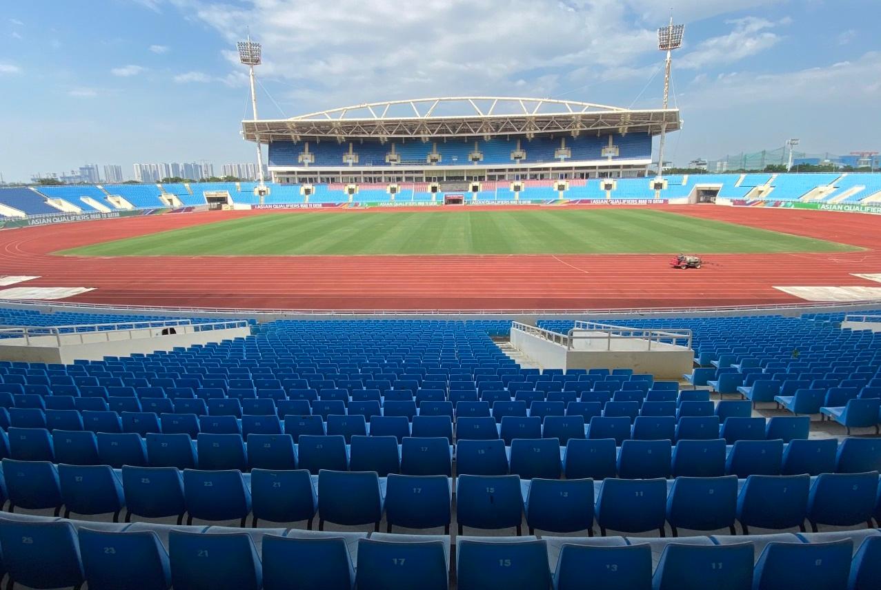 Můj stadion Dinh získal 10 miliard dongů na kompletní obnovu „vysoce kvalitního“ travnatého povrchu, který se třpytí jako stadion Hoa Xuan – Foto 3. Sân Mỹ Đình được cấp 10 tỉ đồng làm mới hoàn toàn mặt cỏ ‘xịn’, lung linh như sân Hòa Xuân- Ảnh 3.