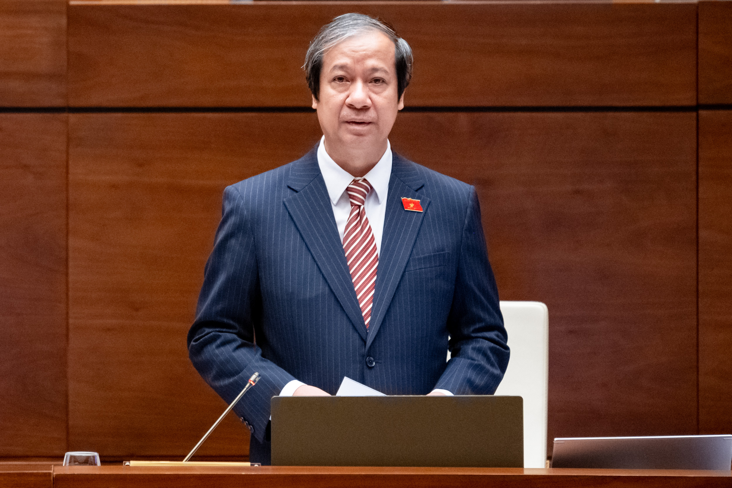 Bộ trưởng GD-ĐT: 'Quan trọng nhất là có tiền để miễn học phí' - Ảnh 2.