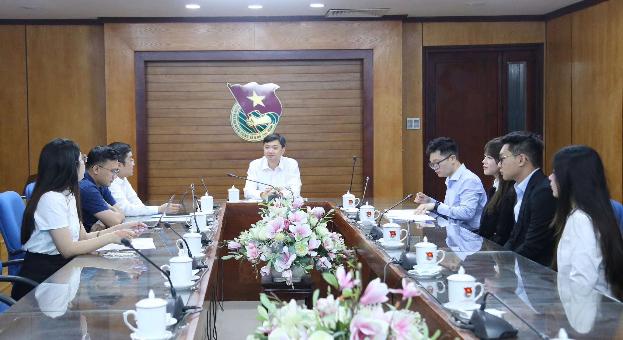 Anh Nguyễn Minh Triết gặp mặt cán bộ chủ chốt Hội Sinh viên Việt Nam tại Anh- Ảnh 1.