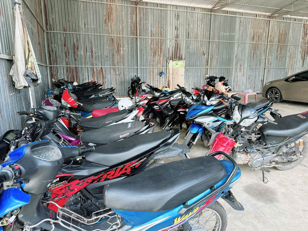 Tạm giữ 30 xe máy của nhóm thanh thiếu niên gây mất trật tự tại Tây Ninh - Ảnh 2. Tạm giữ 30 xe máy của nhóm thanh thiếu niên gây mất trật tự tại Tây Ninh - Ảnh 2.