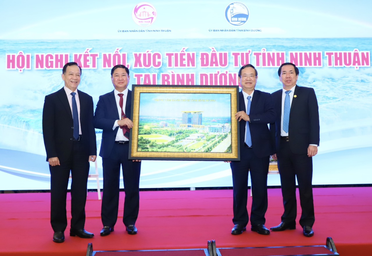 Ninh Thuận: Không ngừng hỗ trợ doanh nghiệp thu hút đầu tư và phát triển bền vững- Ảnh 5. Ninh Thuận: Không ngừng hỗ trợ doanh nghiệp thu hút đầu tư và phát triển bền vững- Ảnh 5.