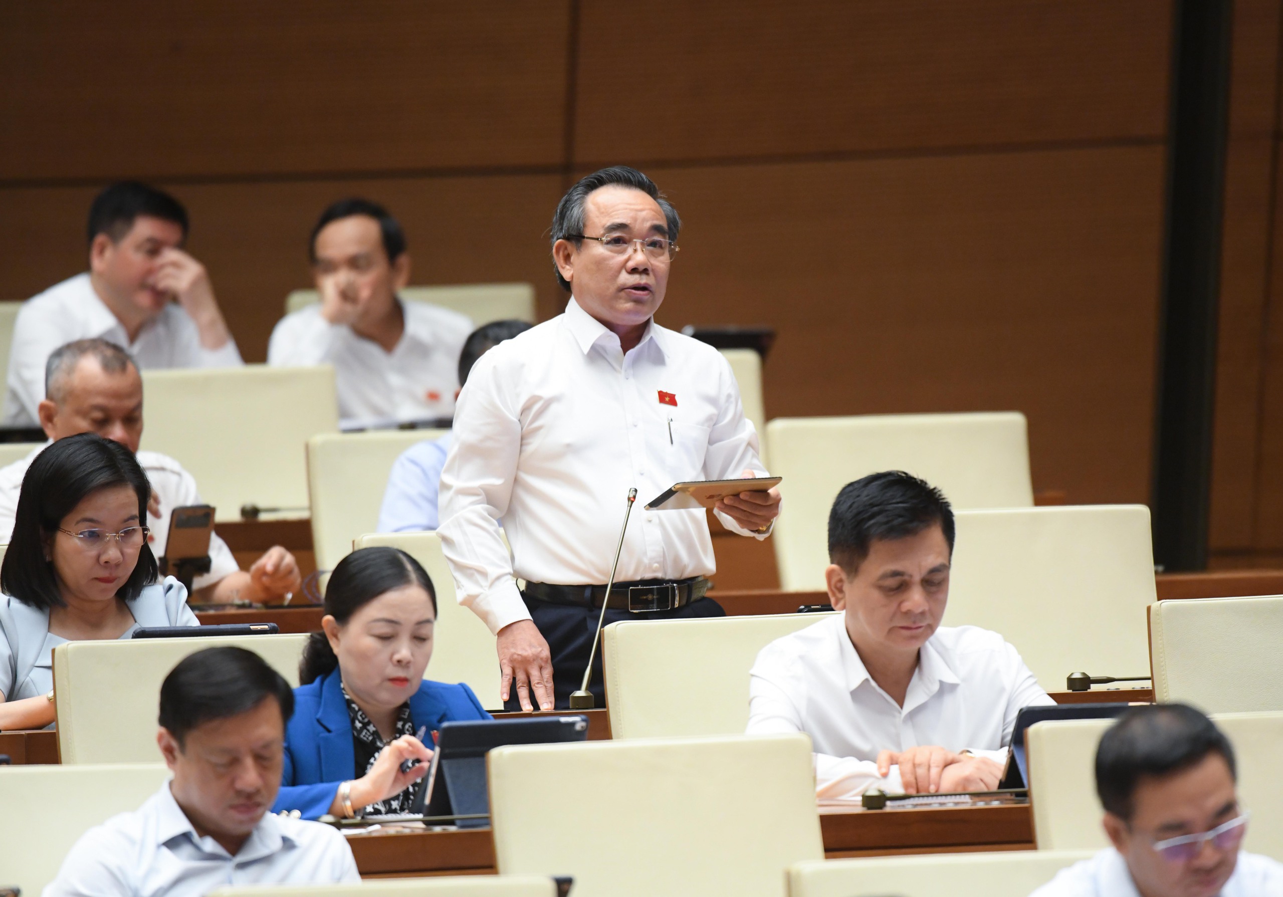 Bộ trưởng Y tế: 'Thuốc giả không bán trong bệnh viện' - Ảnh 2.