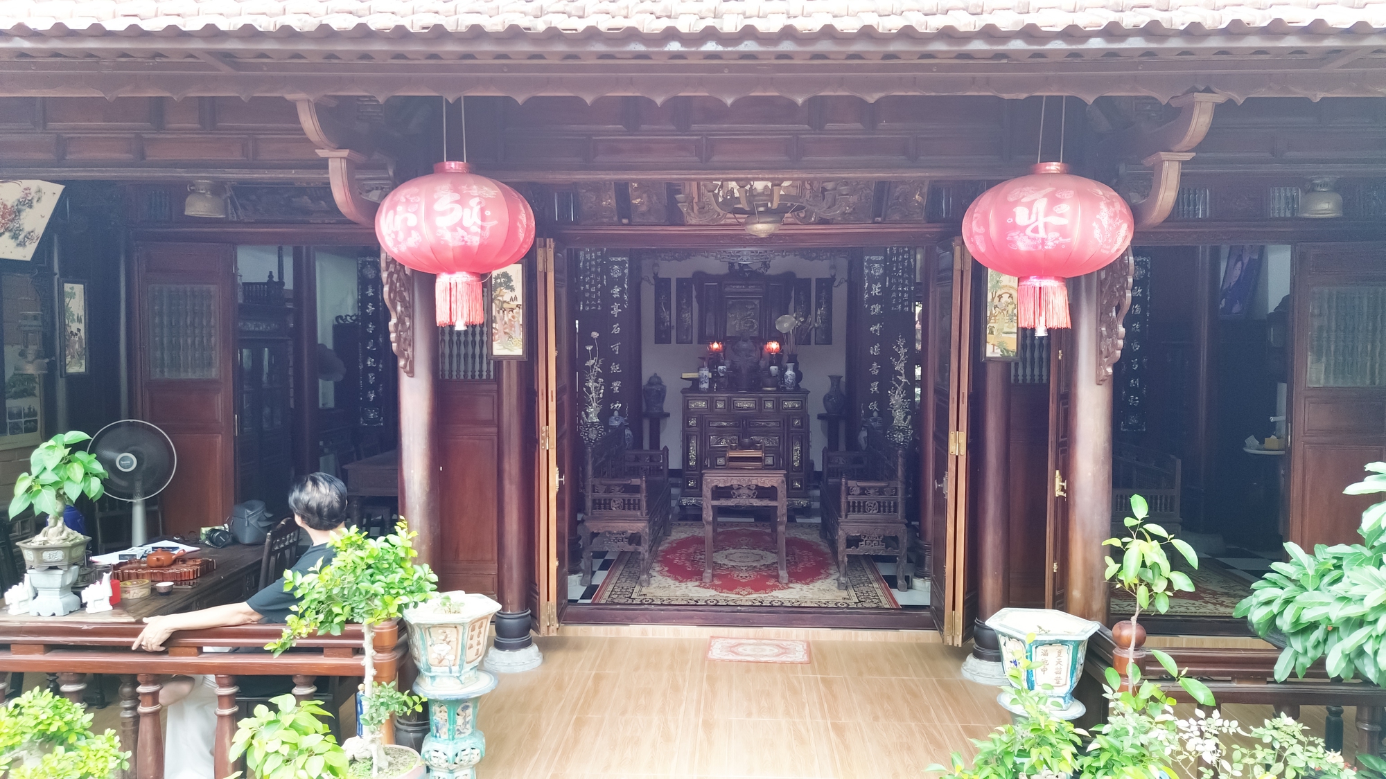 Nhà xưa trong lòng phố- Ảnh 2. Nhà xưa trong lòng phố- Ảnh 2.