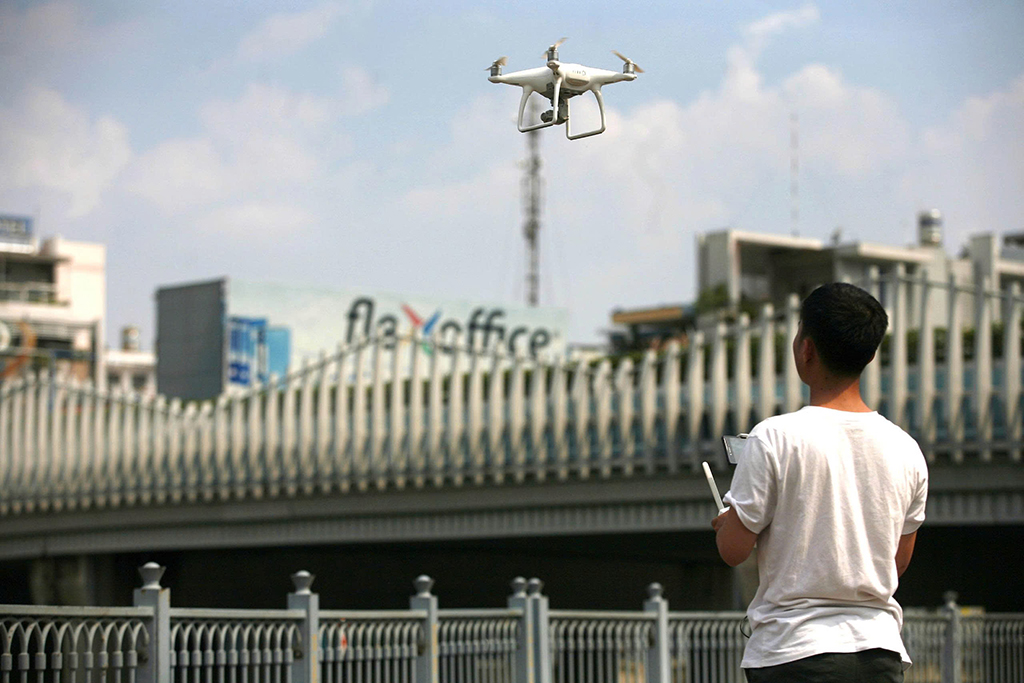 Siết chặt quản lý UAV - Ảnh 1.