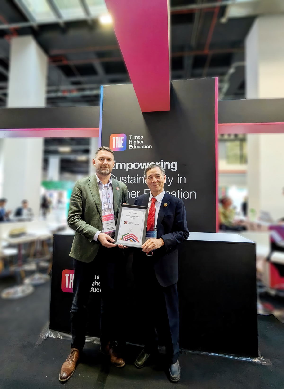 FPTU s-a clasat pe locul 80 printre universitățile globale pentru Locuri de muncă bune și Creștere economică - Foto 1. FPTU xếp hạng 80 các trường ĐH toàn cầu về Việc làm tốt, Tăng trưởng kinh tế- Ảnh 1.