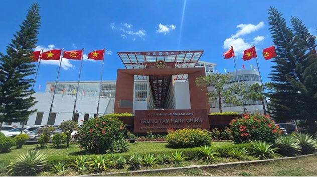 Khẩn trương triển khai các nhiệm vụ trọng tâm để vận hành tỉnh Lâm Đồng mới- Ảnh 2. Khẩn trương triển khai các nhiệm vụ trọng tâm để vận hành tỉnh Lâm Đồng mới- Ảnh 2.