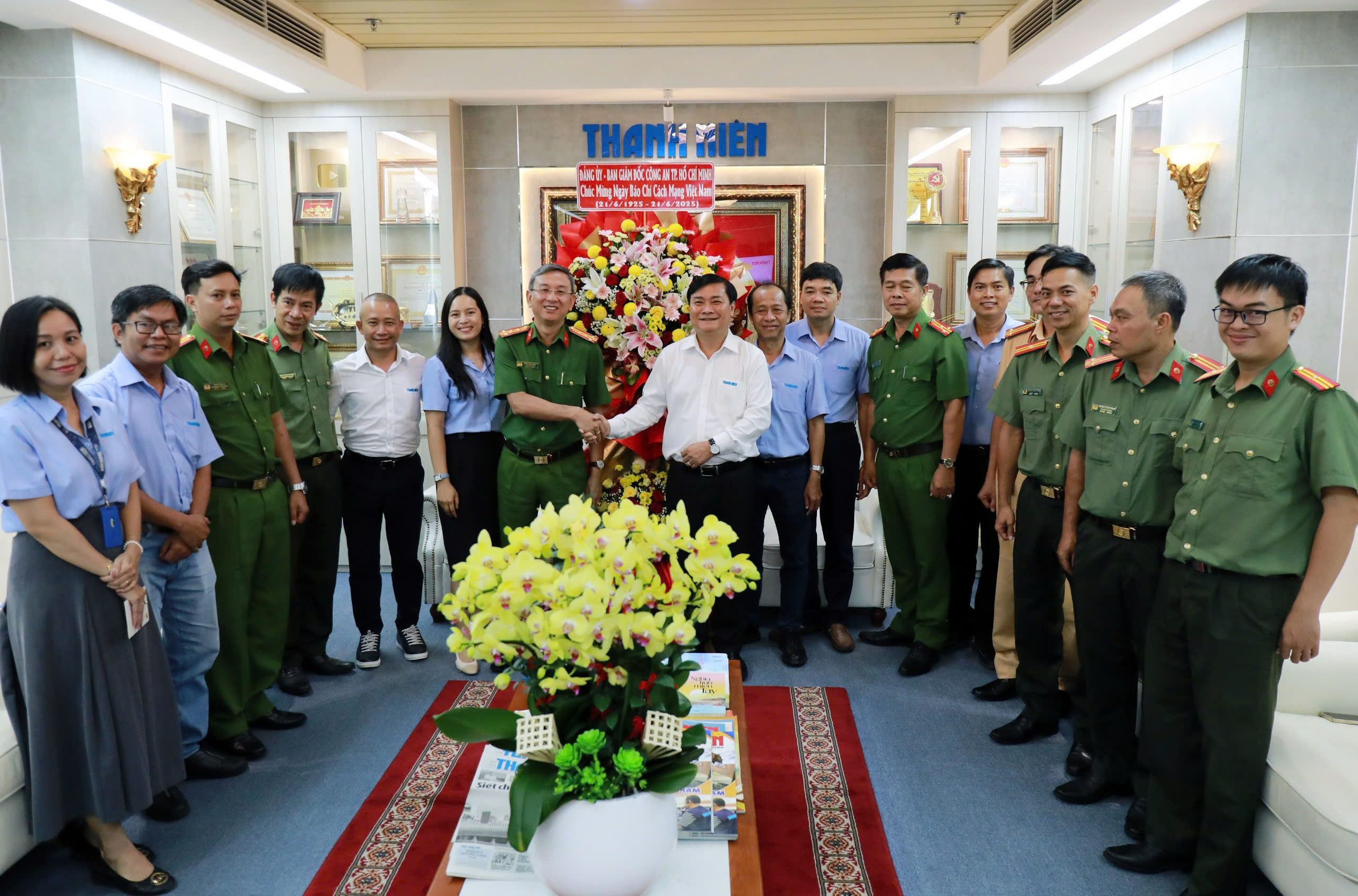 Công an TP.HCM và Báo Thanh Niên kỉ niệm 100 năm báo chí cách mạng VN - Ảnh 3.