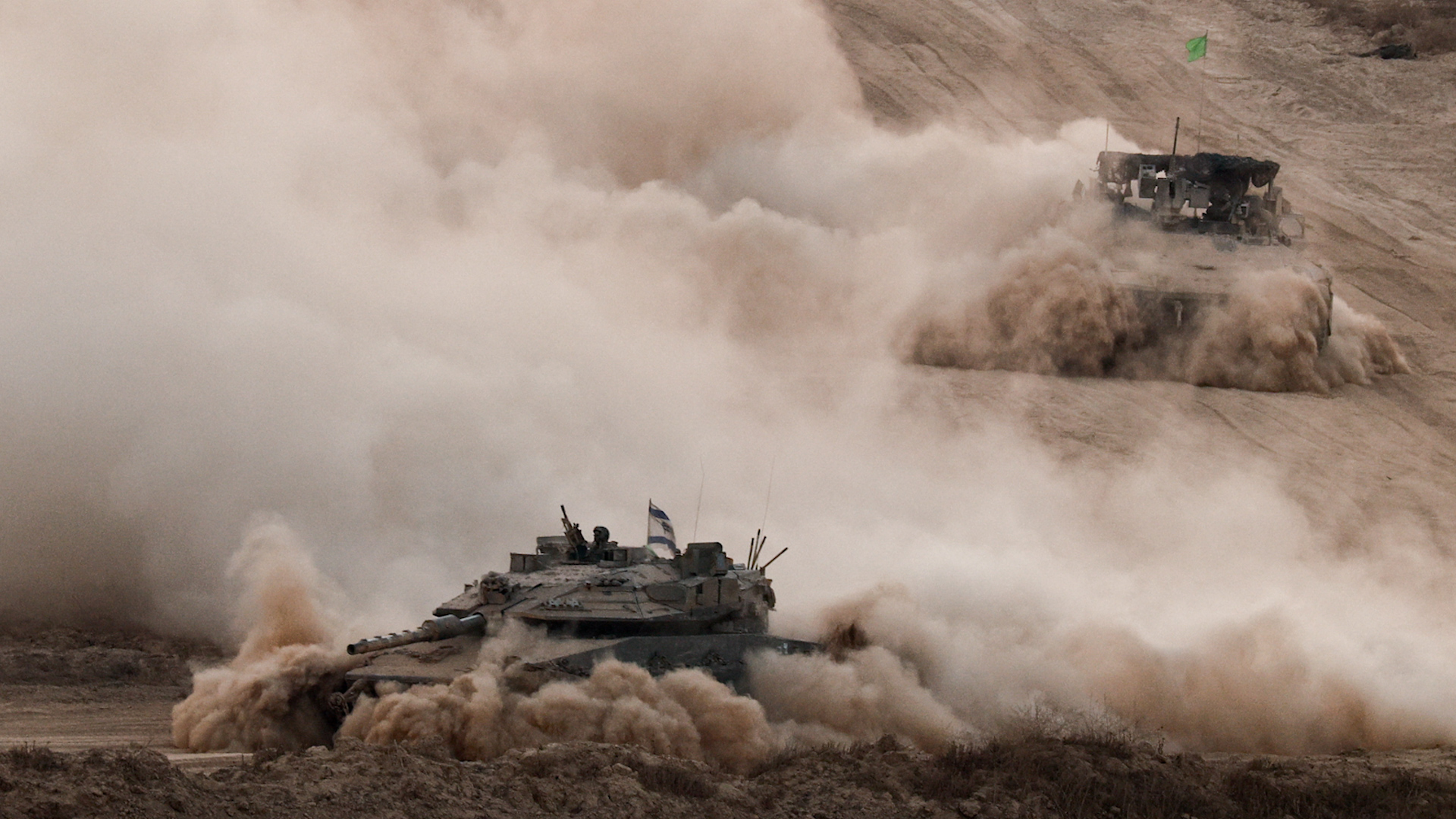 Xe tăng Israel nã đạn giết chết nhiều người dân Gaza chờ cứu trợ Xe tăng Israel nã đạn giết chết nhiều người dân Gaza chờ cứu trợ