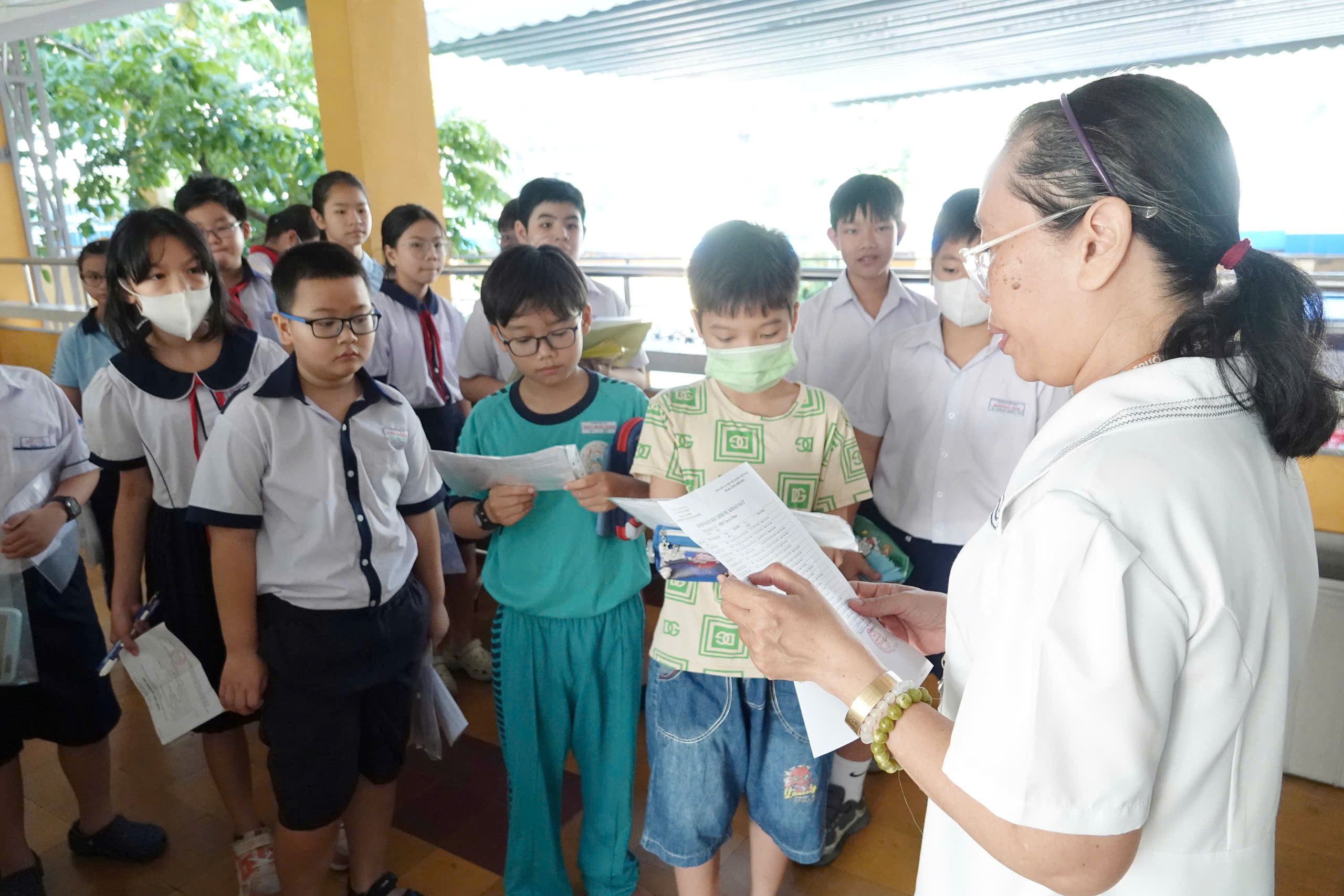 Siết dạy thêm, học thêm: Để Thông tư 29 không theo 'vết xe đổ' Thông tư 17 - Ảnh 2.