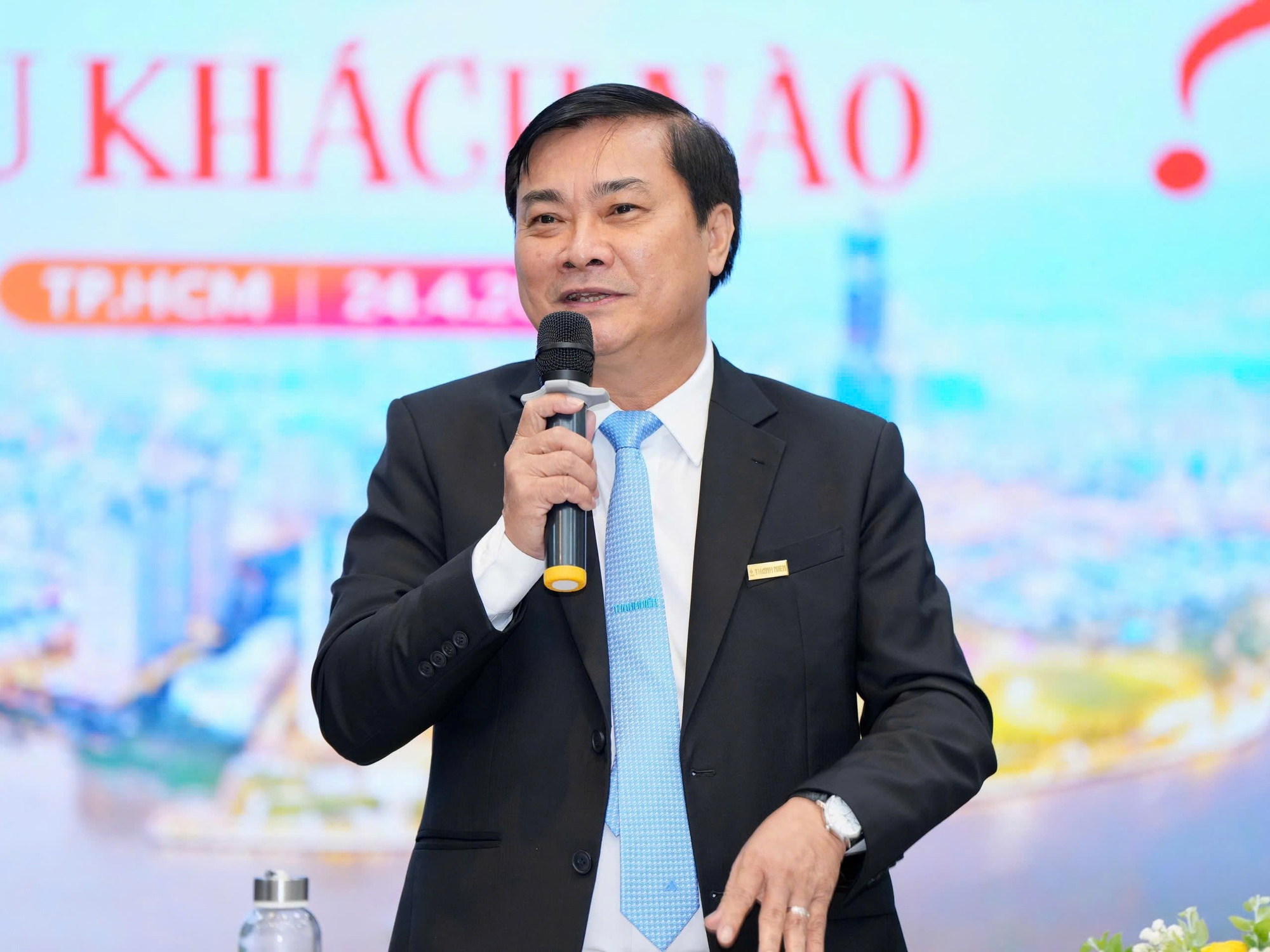Bước chuyển mạnh mẽ vì độc giả
