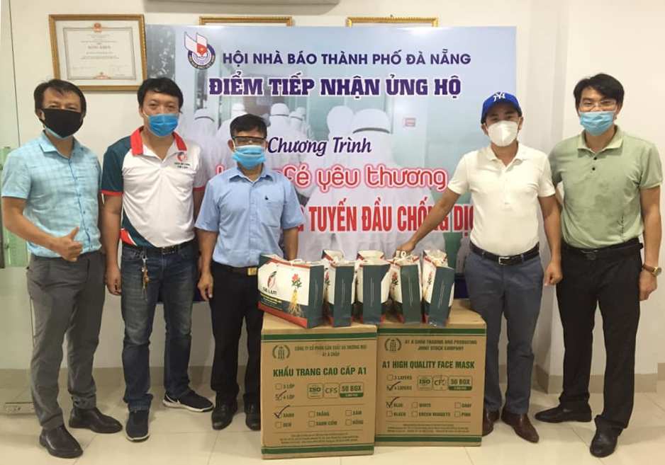 Ấm lòng suất cơm mùa dịch Ấm lòng suất cơm mùa dịch