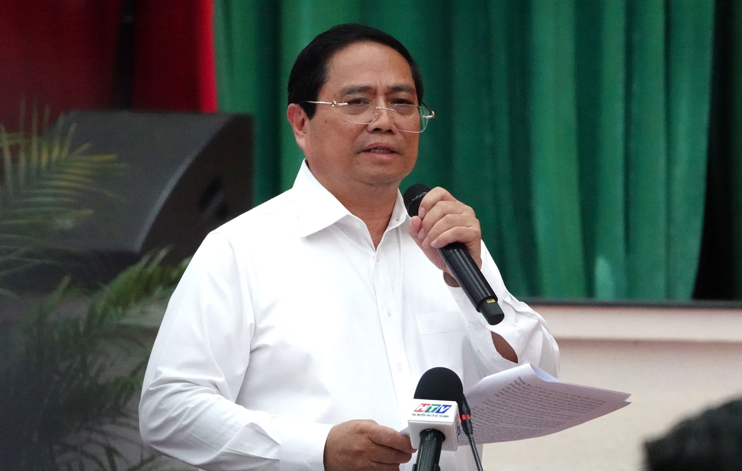 Thủ tướng: TP.HCM mới phải tiên phong sắp xếp bộ máy chính quyền 2 cấp - Ảnh 1.