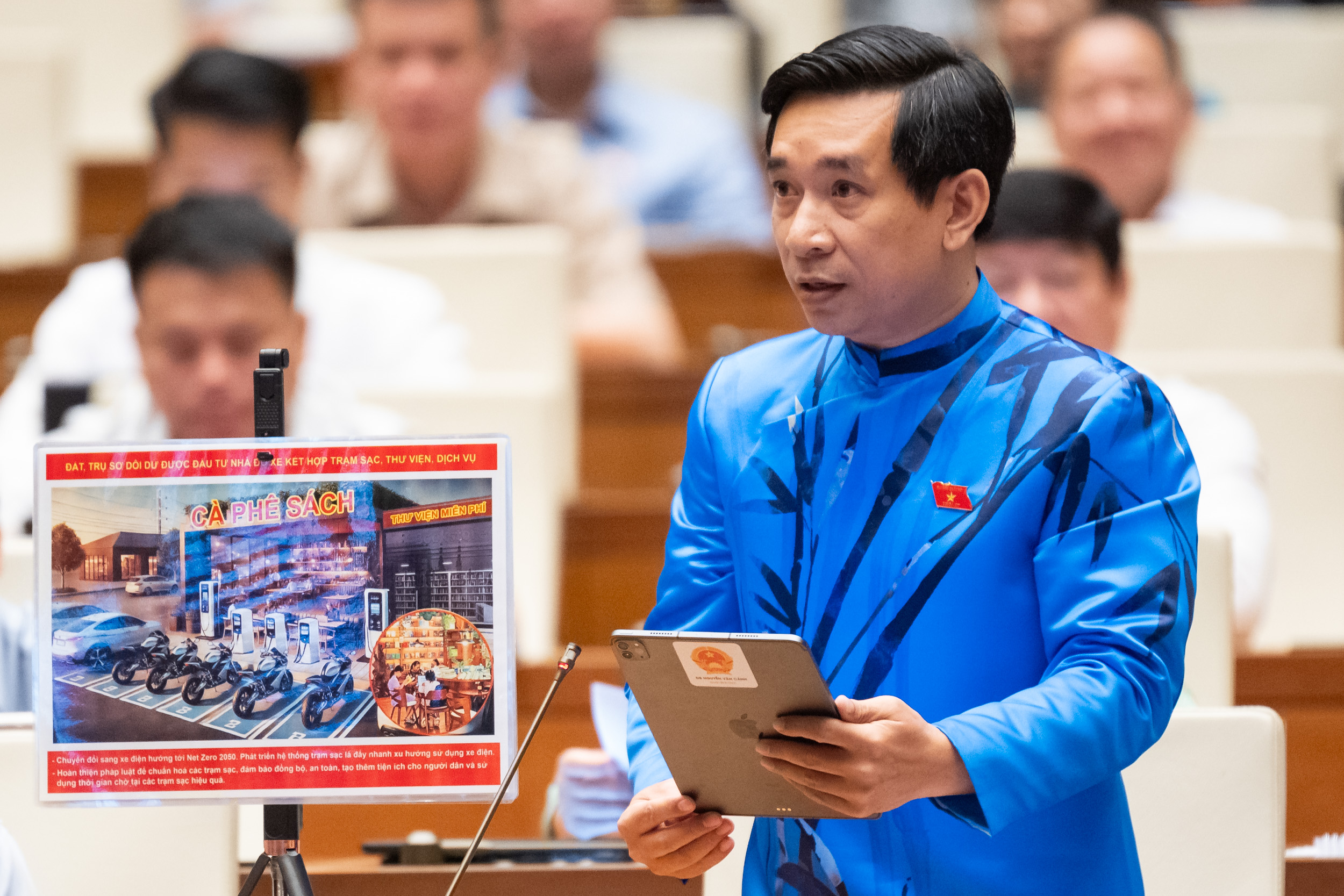 Đề xuất dùng trụ sở dôi dư làm nhà đỗ xe có trạm sạc, thư viện- Ảnh 1.