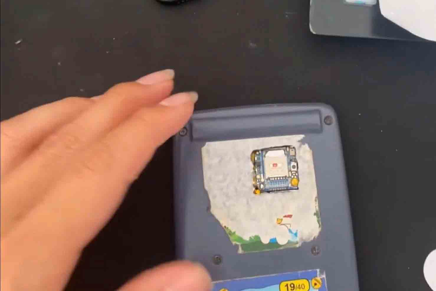 הסיכון של רמאות בבחינות סיום תיכון באמצעות בינה מלאכותית וכיצד למנוע זאת ביעילות - תמונה 2. Nguy cơ gian lận thi tốt nghiệp THPT bằng AI và cách ngăn chặn hiệu quả - Ảnh 2.