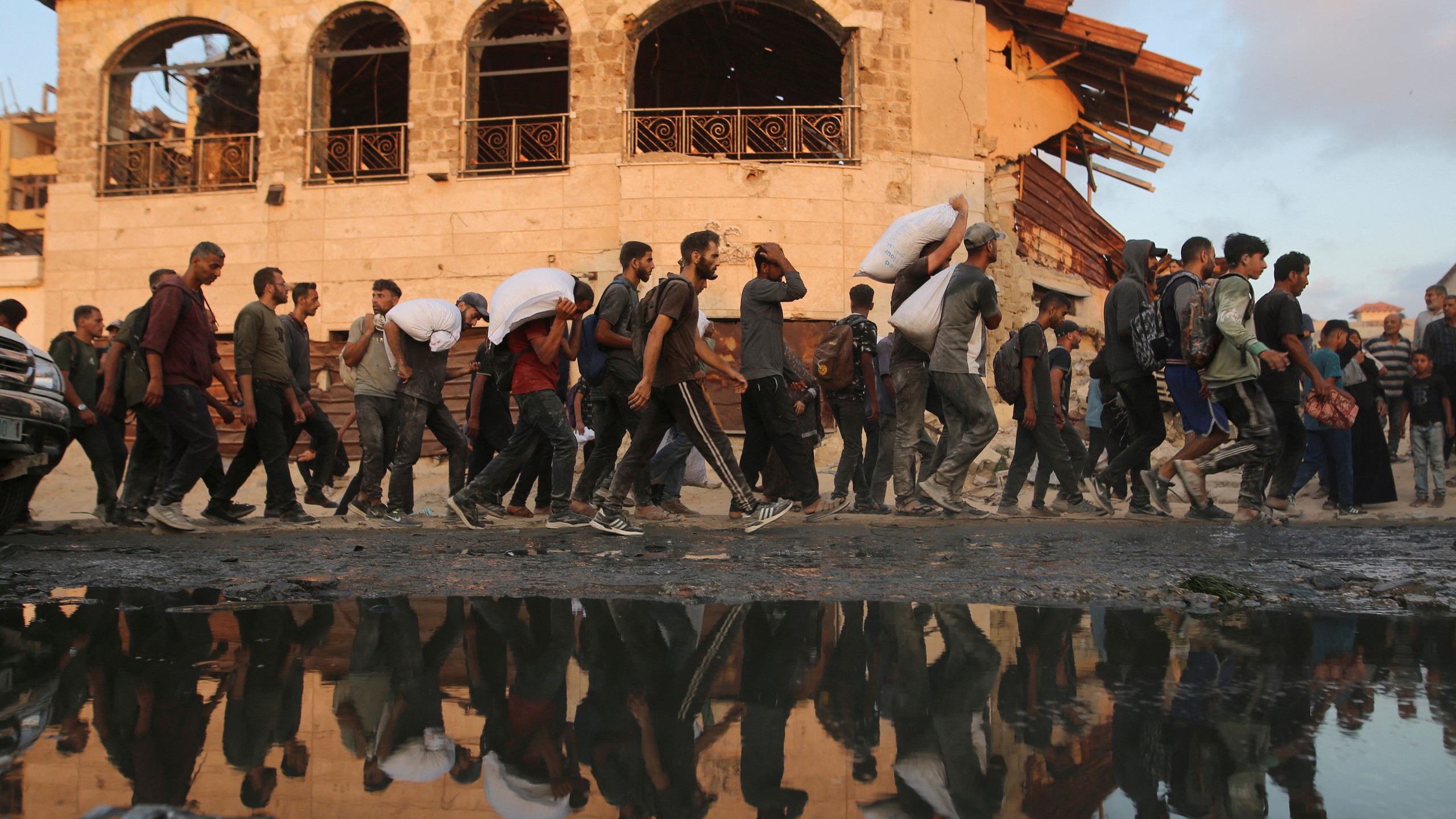 Israel tấn công Gaza, 140 người thiệt mạng trong 24 giờ - Ảnh 1.
