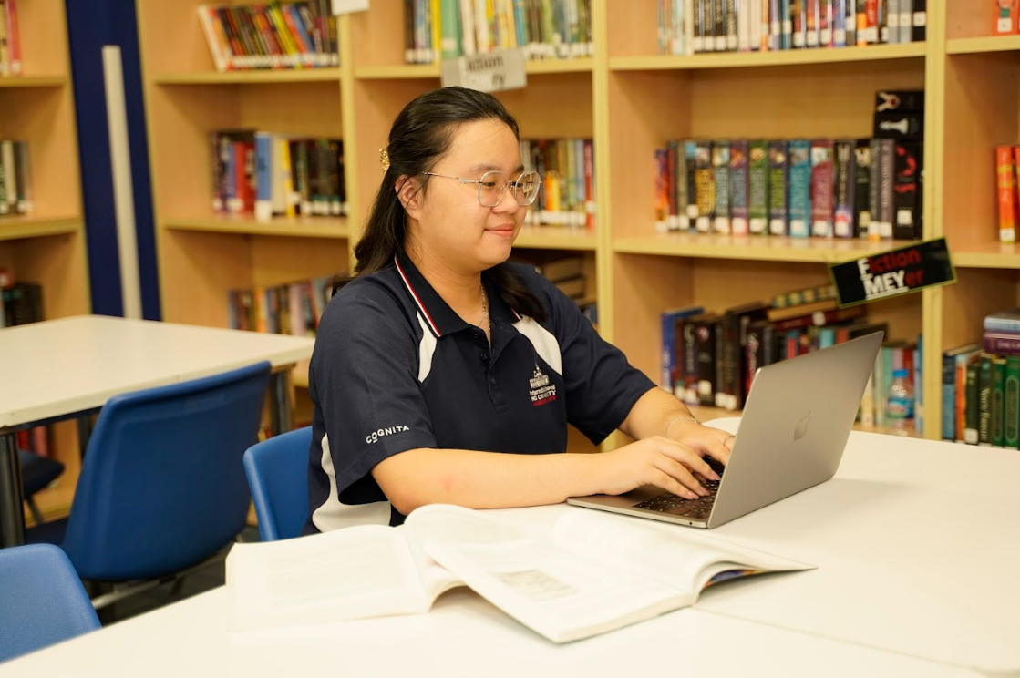 Urodzona w 2007 r. wietnamska studentka, która „powoli” starała się zrozumieć samą siebie, została przyjęta na szereg najlepszych amerykańskich uniwersytetów — zdjęcie 3. Đi chậm’ để hiểu mình, nữ sinh Việt 2007 đậu hàng loạt đại học Mỹ hàng đầu - Ảnh 3.