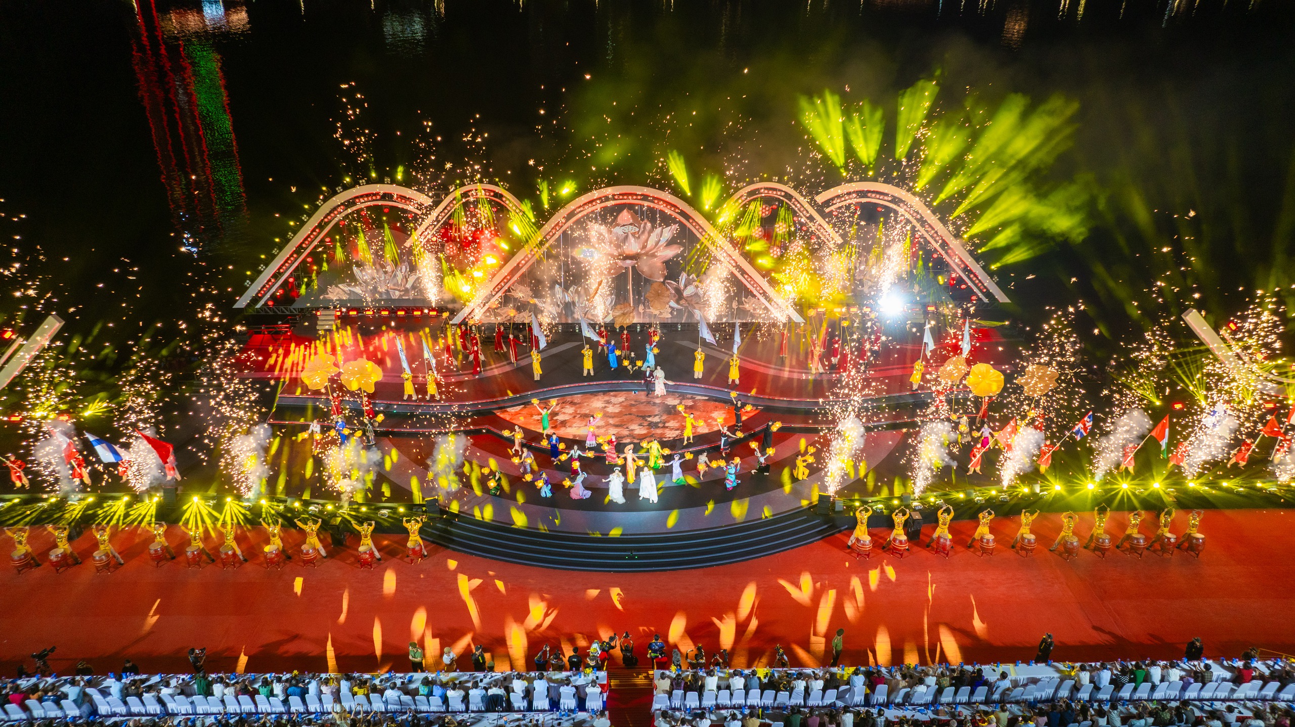 Bức tranh kinh tế Đà Nẵng trên đường bứt tốc- Ảnh 2. Bức tranh kinh tế Đà Nẵng trên đường bứt tốc- Ảnh 2.