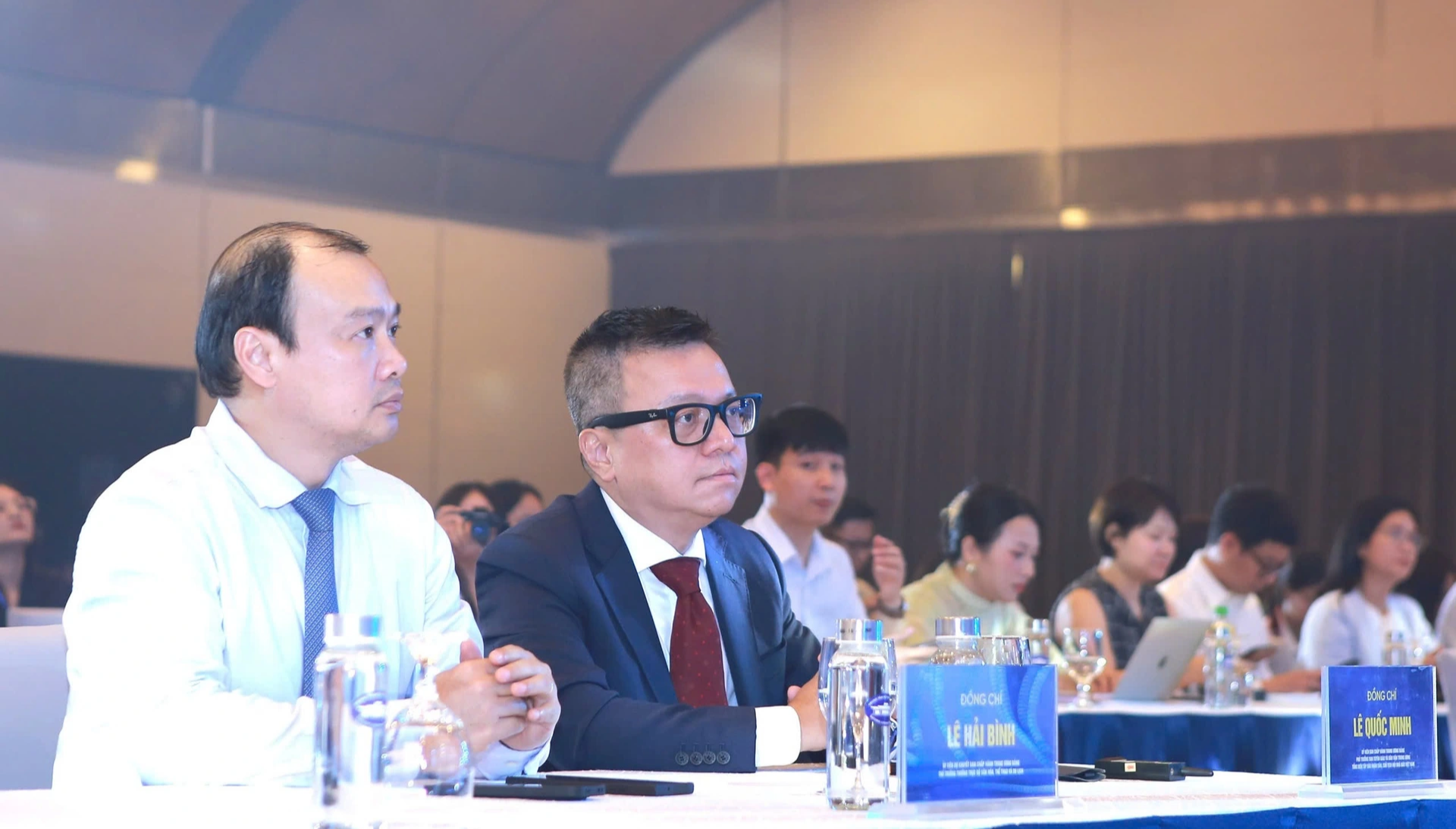 Báo chí đã mắc sai lầm khi đưa nội dung miễn phí lên internet - Ảnh 2.
