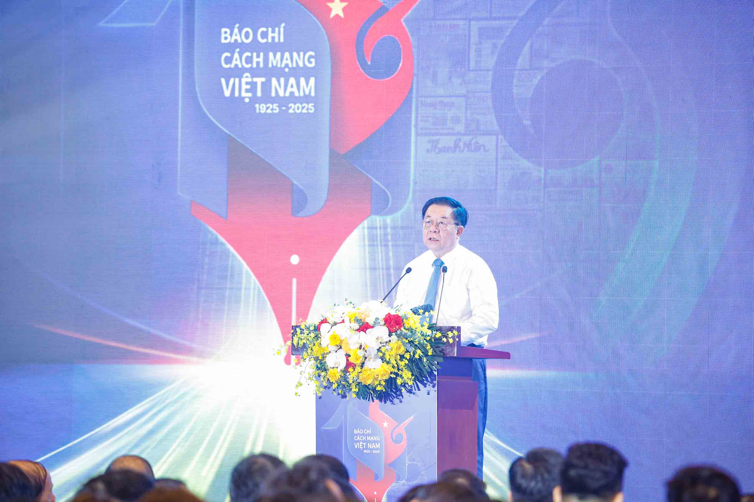 Báo chí phát huy truyền thống 100 năm với "tâm sáng - lòng trong - bút sắc" - Ảnh 2.