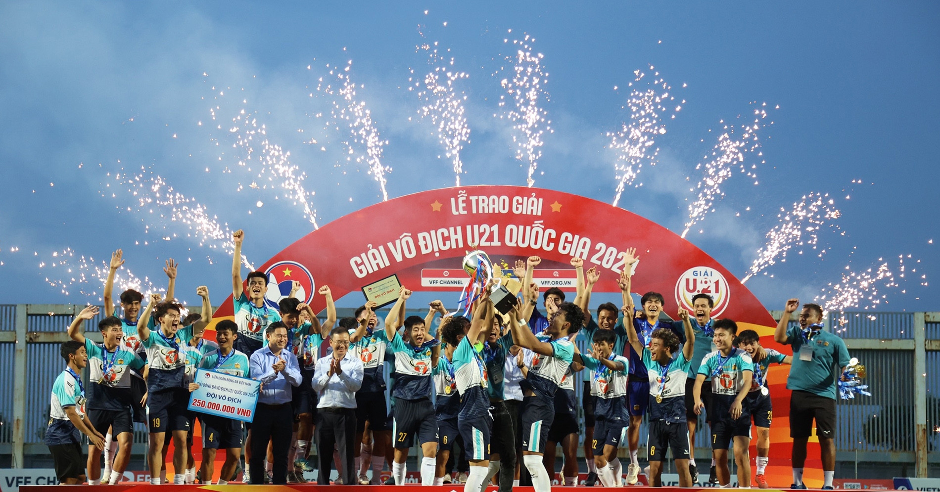 - Foto 5.  - Ảnh 5.