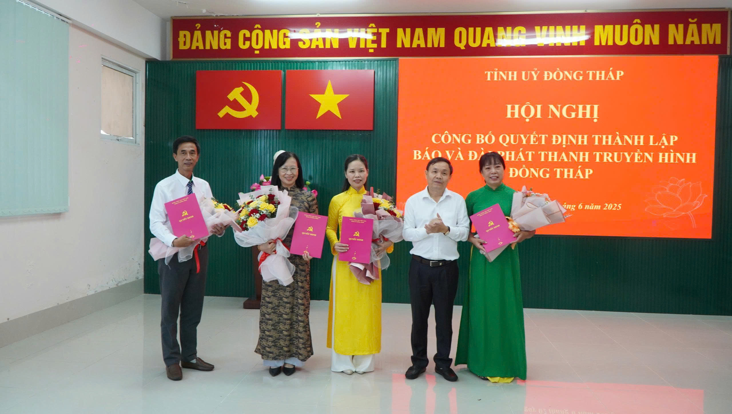Bà Ngô Thị Ngọc Hạnh làm Tổng Biên tập Báo và Đài PT-TH Đồng Tháp - Ảnh 1.
