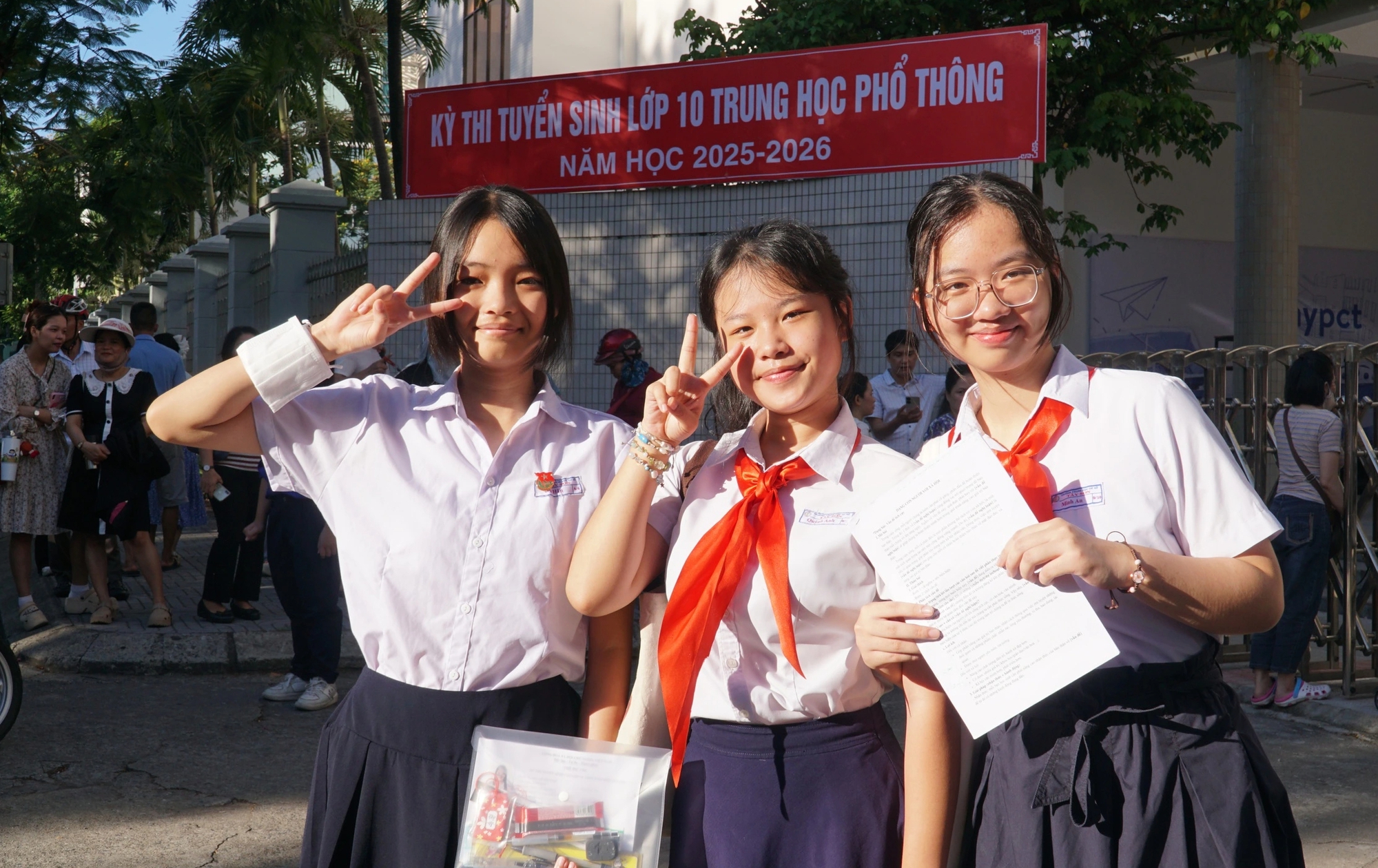Tuyển sinh lớp 10: Gửi ước mơ của ba mẹ vào trang giấy thi- Ảnh 4.
