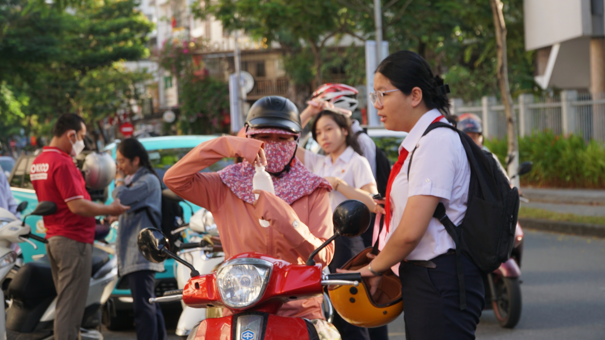 S&aacute;ng nay gần 12.000 học sinh Đ&agrave; Nẵng bước v&agrave;o kỳ thi tuyển sinh lớp 10- Ảnh 1.