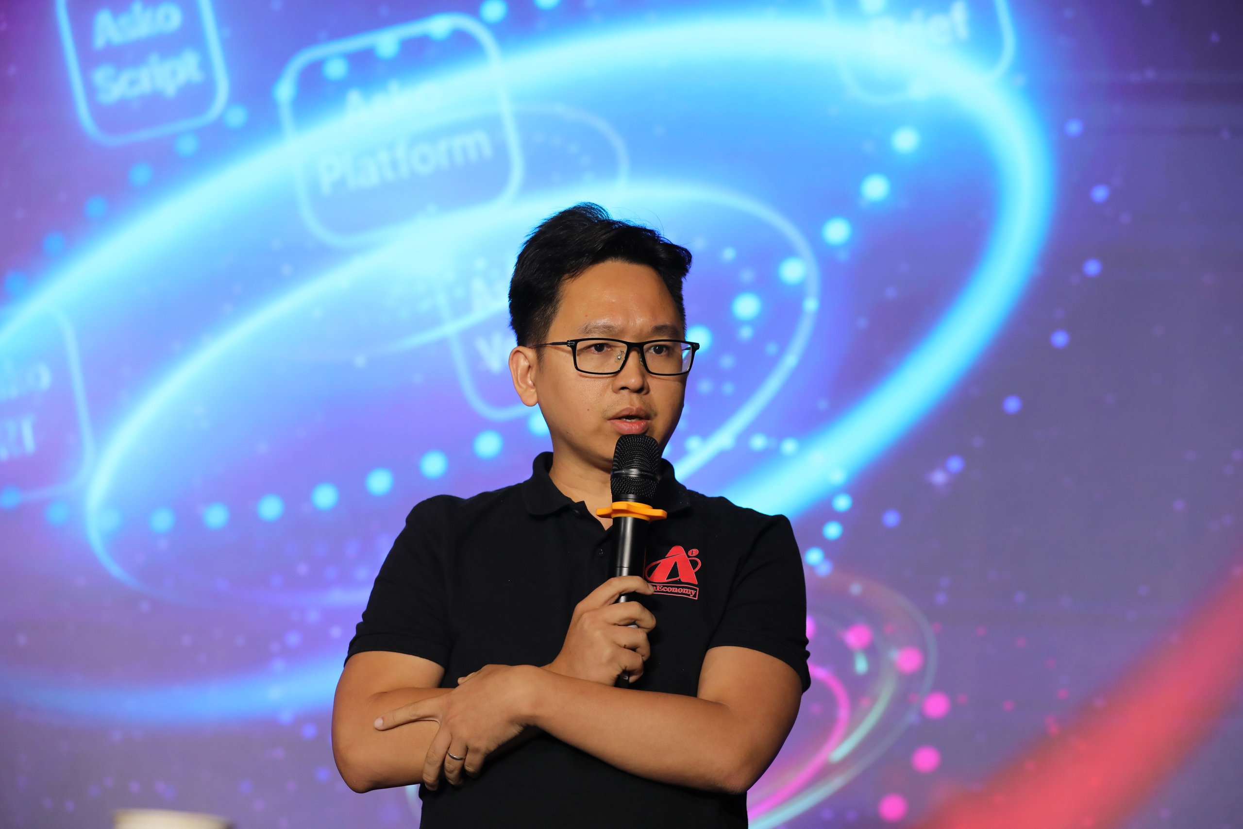 Cựu kỹ sư Google Search: 'Việt Nam cởi mở với AI hơn châu Âu' - Ảnh 1. Cựu kỹ sư Google Search: 'Việt Nam cởi mở với AI hơn châu Âu' - Ảnh 1.