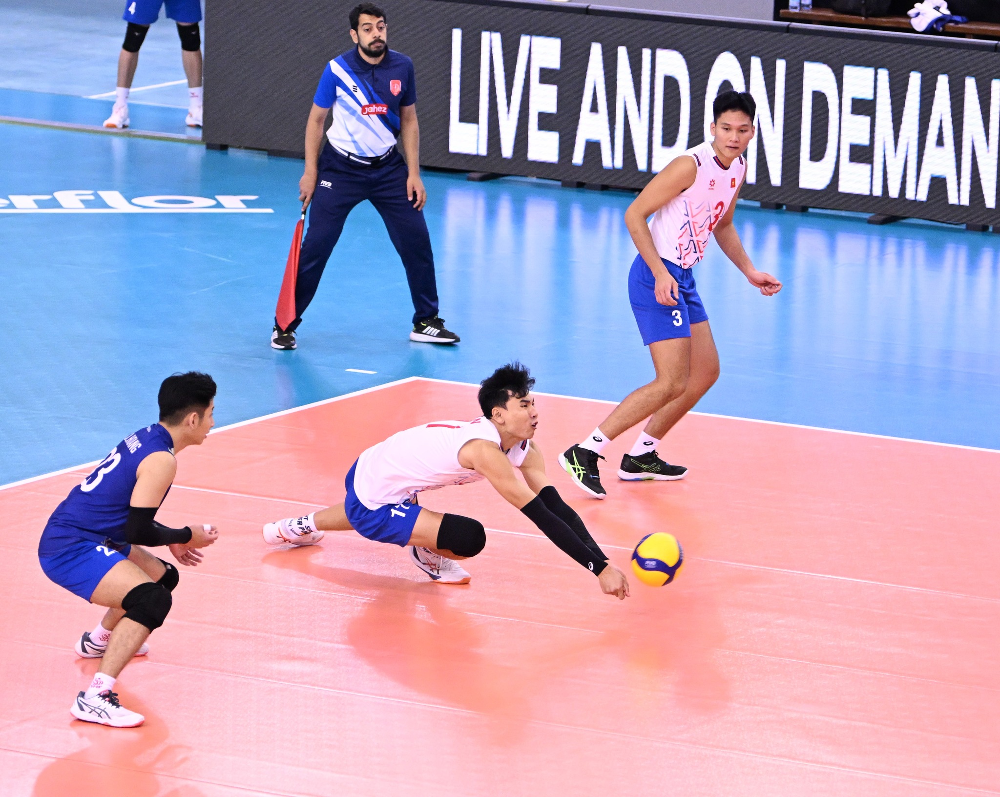 Link xem trực tiếp đội tuyển nam bóng chuyền Việt Nam đấu tứ kết AVC Nations Cup: Vượt núi!- Ảnh 2.