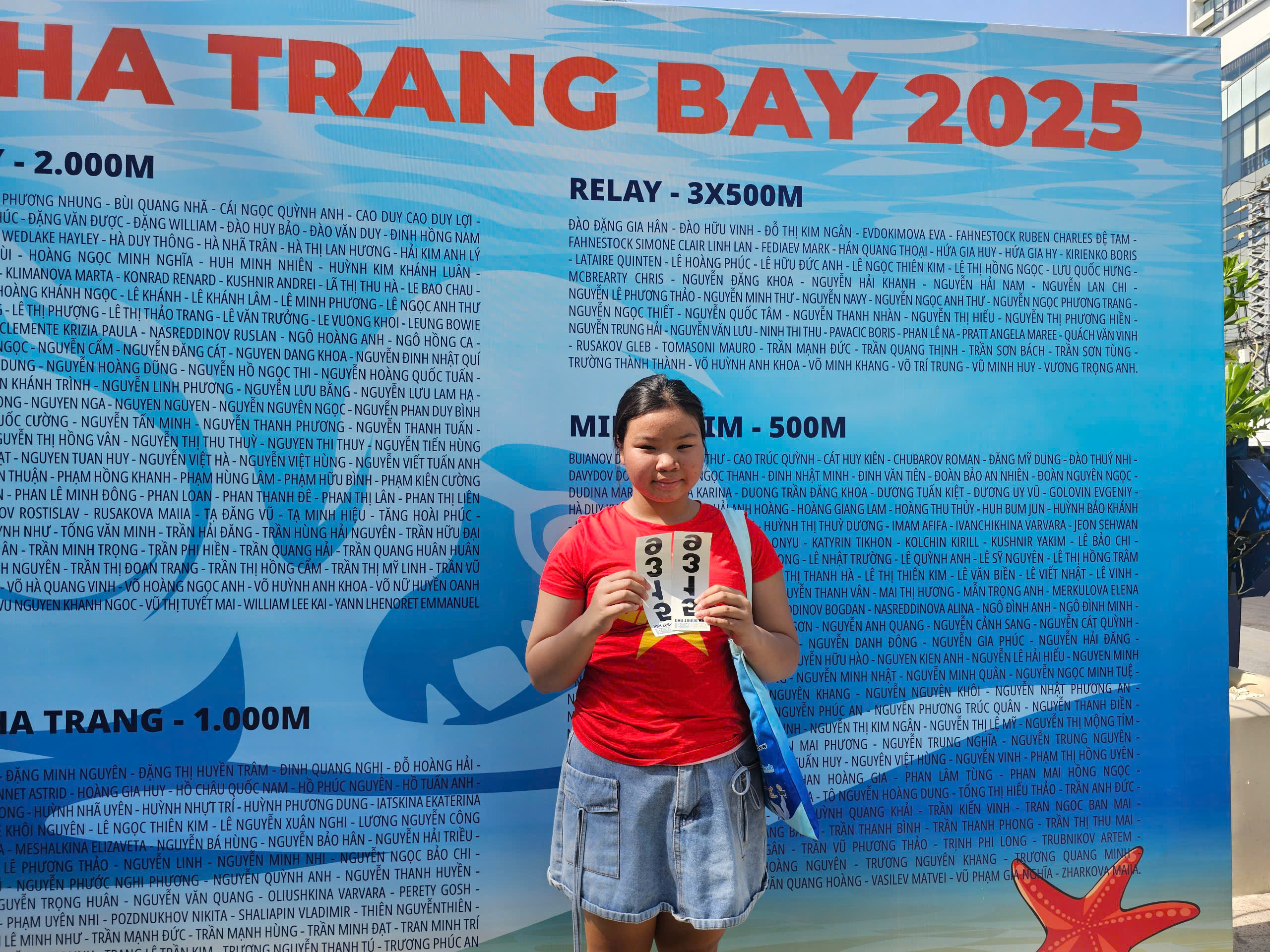 Gần 800 vận động viên tranh tài tại giải bơi biển SeaStar Nha Trang Bay 2025 - Ảnh 4.