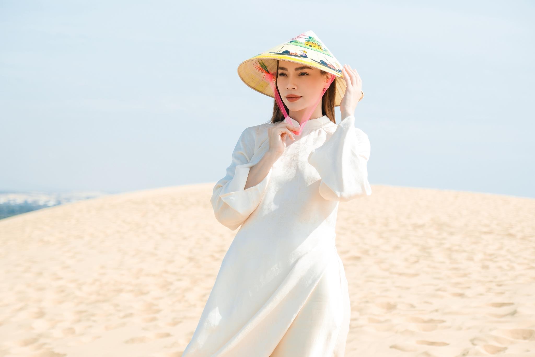 Showbiz 19.6: Trấn Thành phản bác; Hồ Ngọc Hà quảng bá quê hương - Ảnh 2.