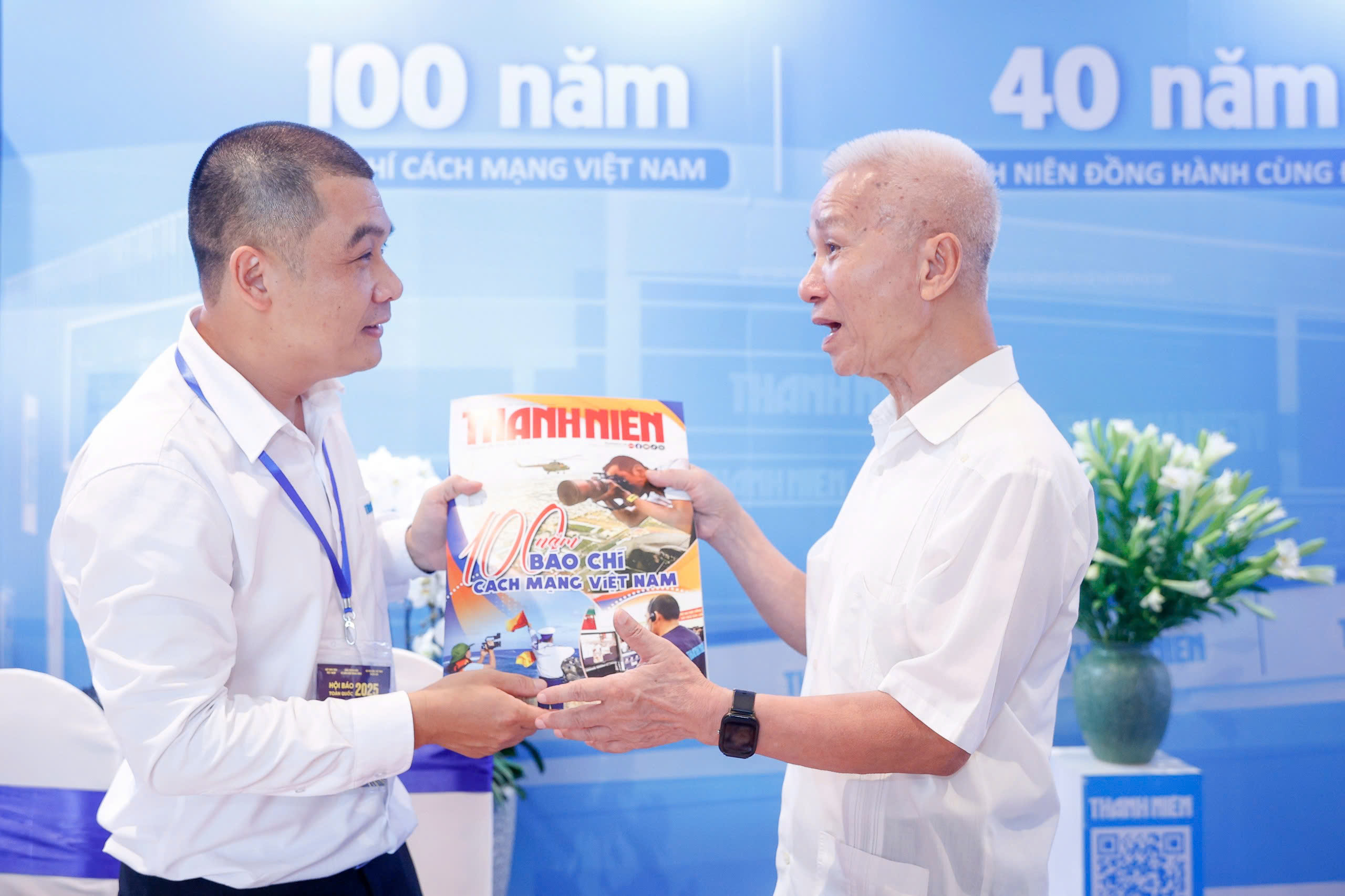«Вражаюча» діяльність газети Thanh Nien на Національному фестивалі преси 2025 року – фото 13. Hoạt động 'ấn tượng' của Báo Thanh Niên tại Hội Báo toàn quốc 2025 - Ảnh 13.