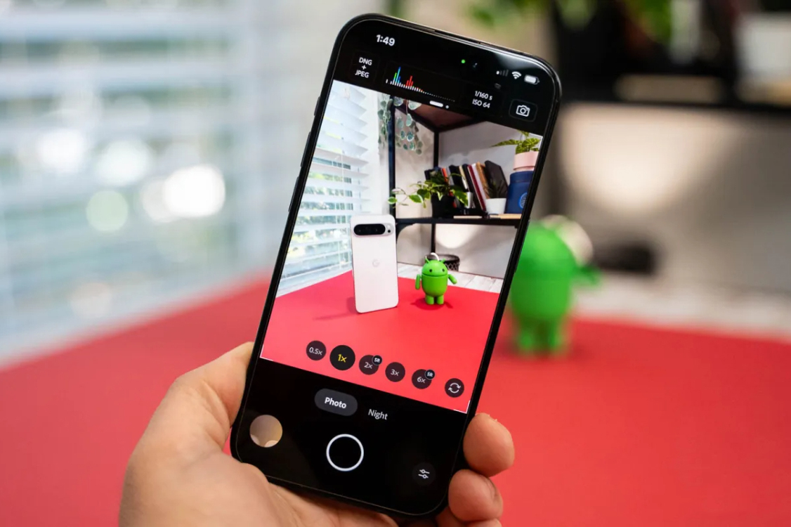 Adobe tung ứng dụng miễn phí biến iPhone thành DSLR - Ảnh 1.