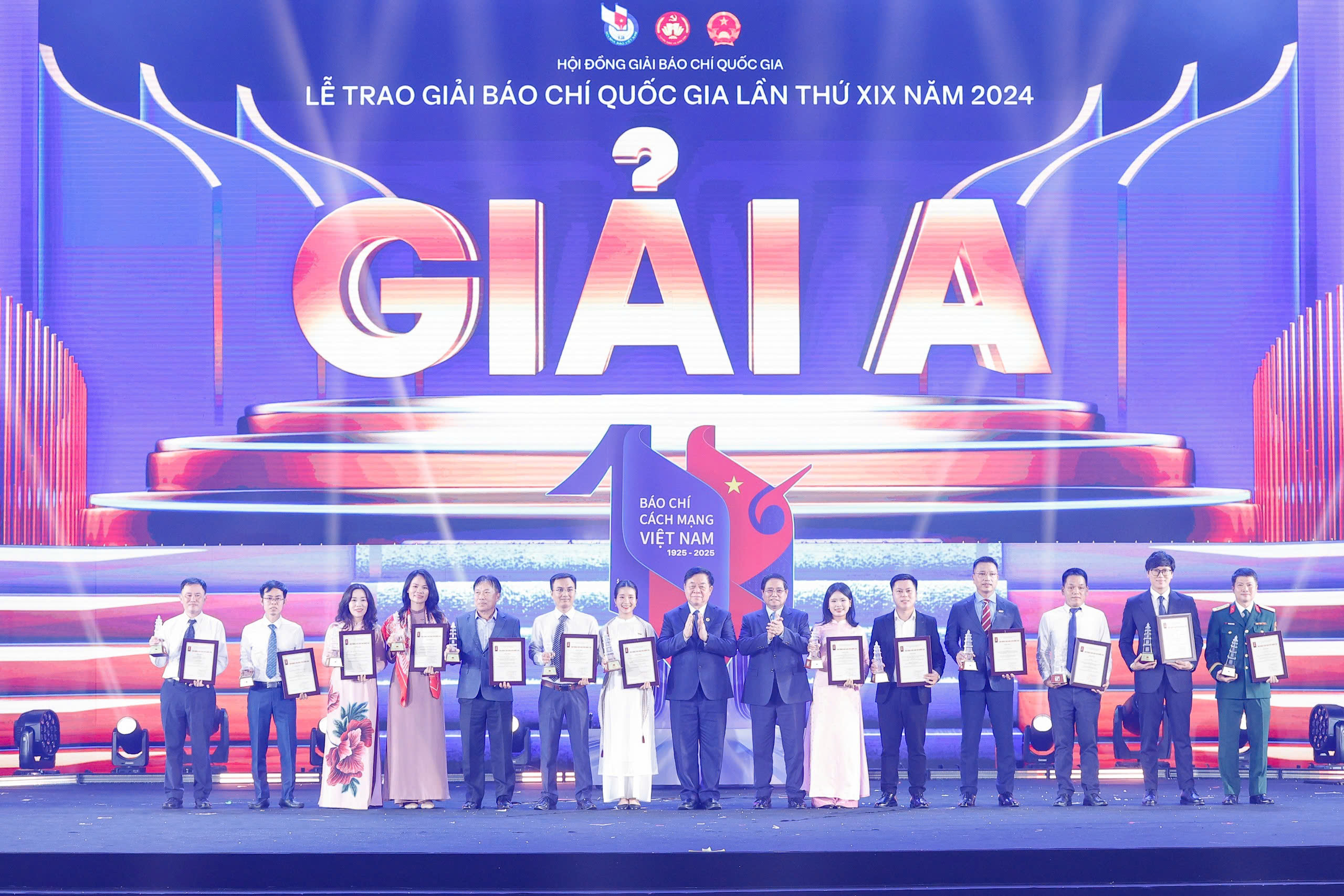 Báo Thanh Niên đoạt giải A báo chí quốc gia với điều tra mái ấm Hoa hồng - Ảnh 3. Báo Thanh Niên đoạt giải A báo chí quốc gia với điều tra mái ấm Hoa hồng - Ảnh 3.