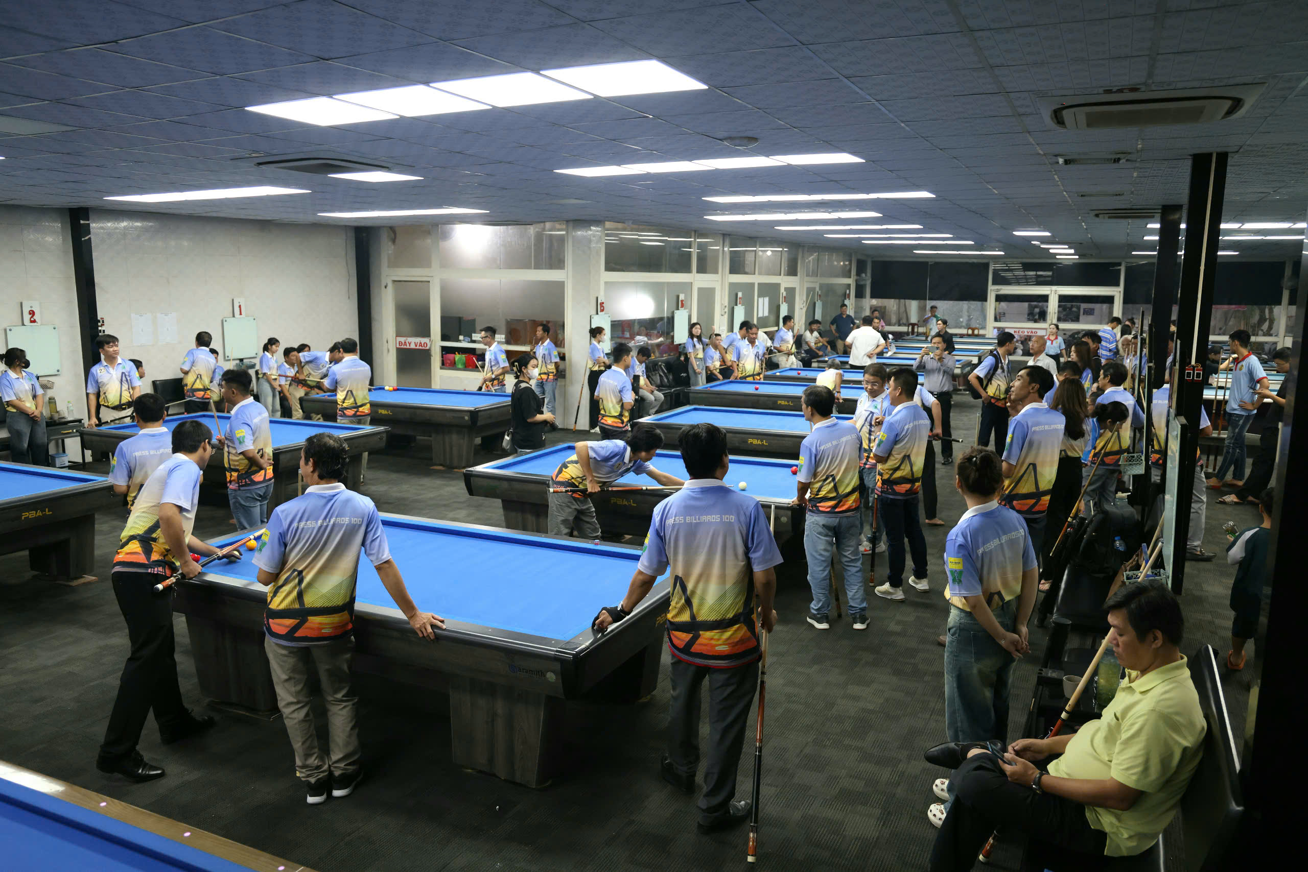 Gần 100 cơ thủ tranh tài giải billiards báo chí ĐBSCL năm 2025- Ảnh 1. Gần 100 cơ thủ tranh tài giải billiards báo chí ĐBSCL năm 2025- Ảnh 1.