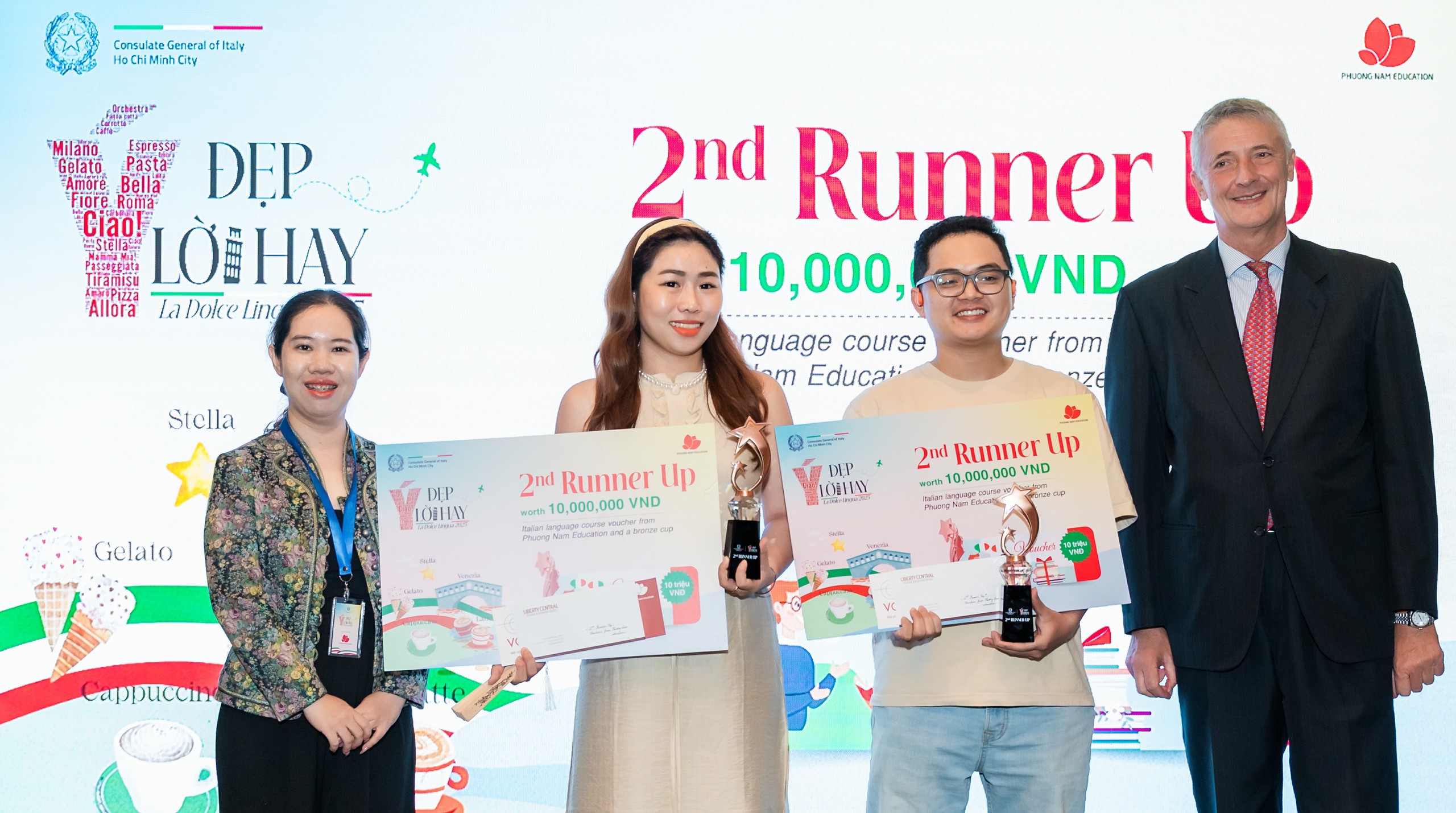 Konsulat Jeneral Itali menganugerahkan anugerah 'Idea yang indah, kata-kata yang baik' - Foto 4. Tổng lãnh sự quán Ý trao thưởng 'Ý đẹp lời hay'- Ảnh 4.
