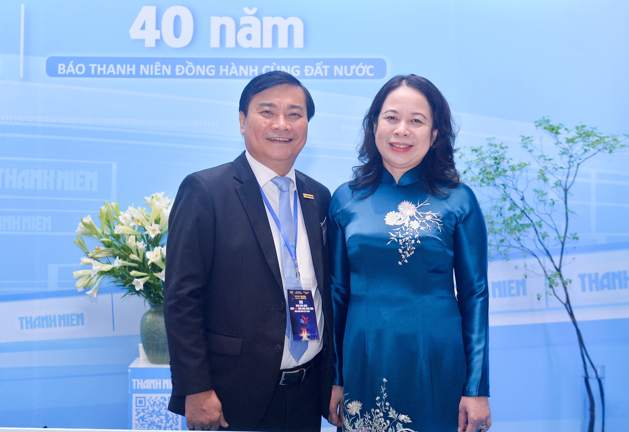 Gian trưng bày của Báo Thanh Niên đón những vị khách đặc biệt- Ảnh 2. Gian trưng bày của Báo Thanh Niên đón những vị khách đặc biệt- Ảnh 2.