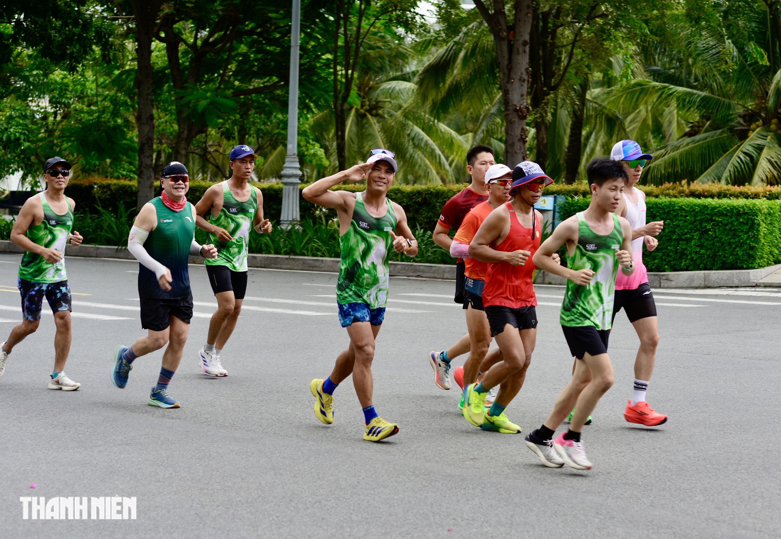 Nhà báo chạy 100 km ngày 21.6 mừng 'cột mốc trăm năm' của nghề- Ảnh 3.