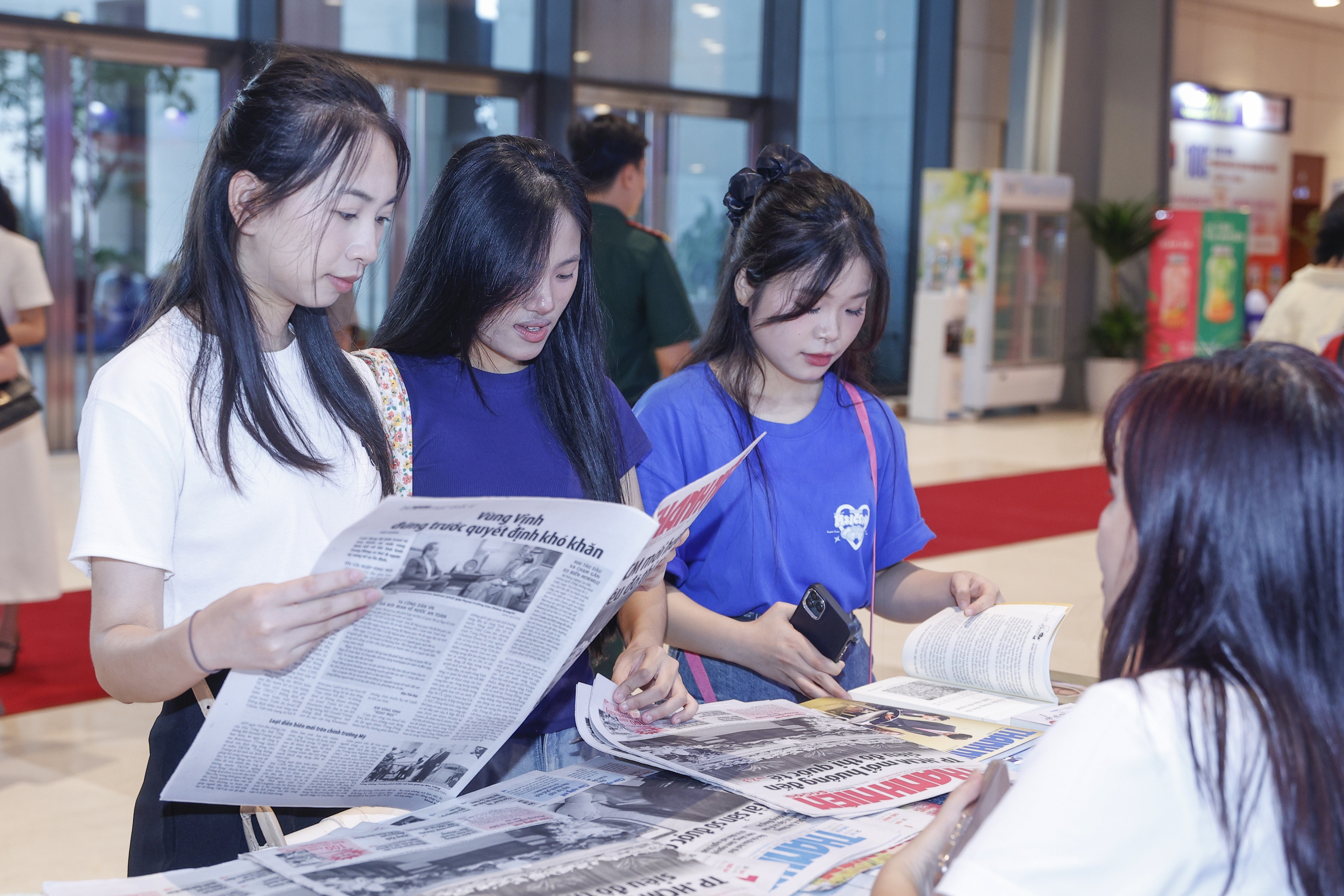 «Вражаюча» діяльність газети Thanh Nien на Національному фестивалі преси 2025 року – фото 10. Hoạt động 'ấn tượng' của Báo Thanh Niên tại Hội Báo toàn quốc 2025 - Ảnh 10.