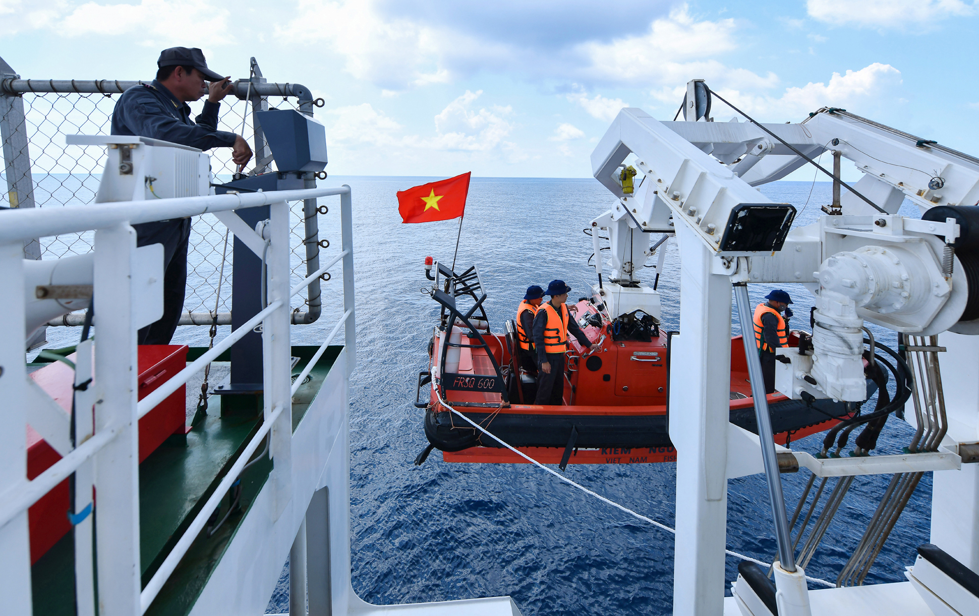 사진작가의 관점에서 본 '트룽사 모멘트' - 사진 4. 'Khoảnh khắc Trường Sa' qua góc nhìn của nghệ sĩ nhiếp ảnh- Ảnh 4.