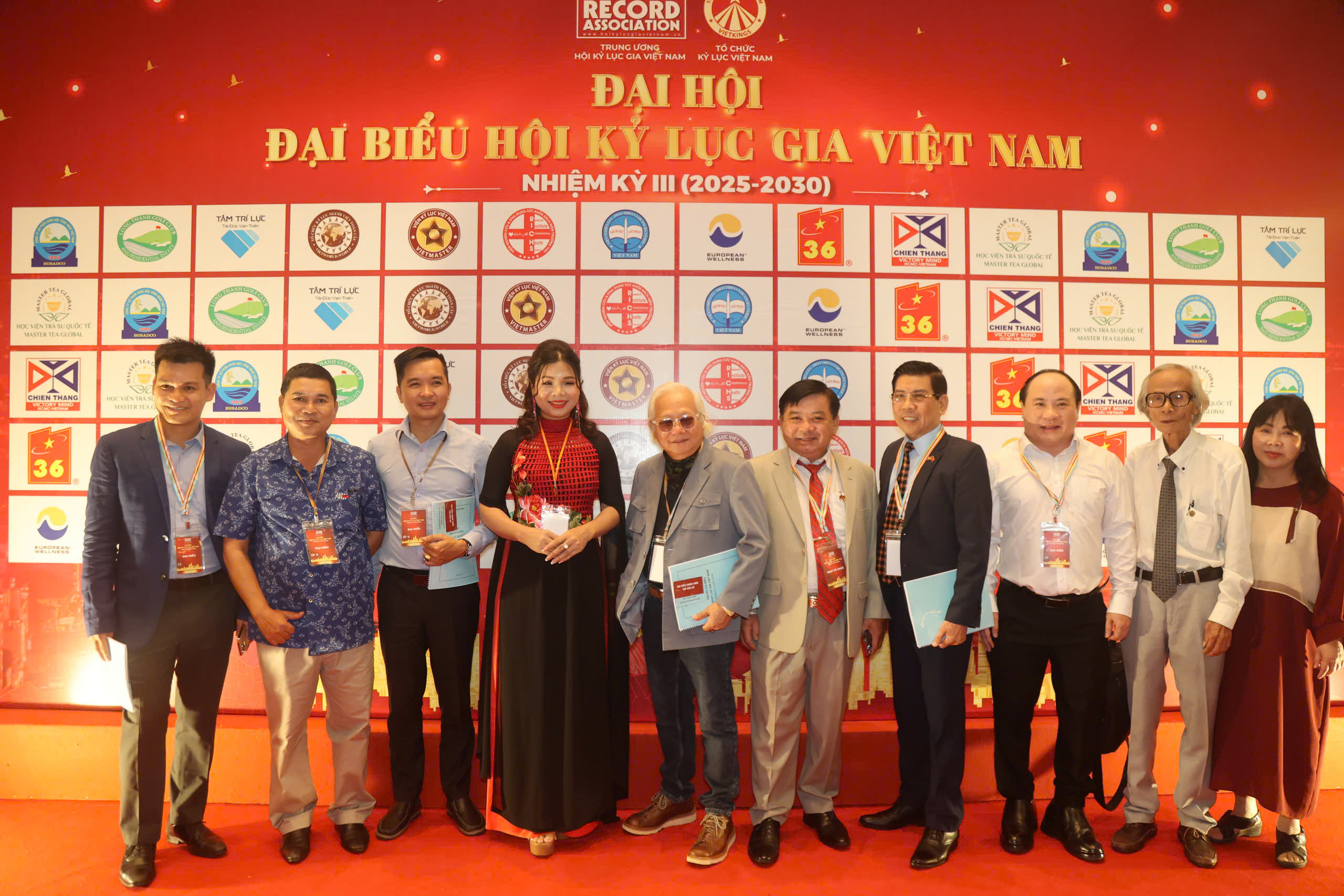 TS Thang Văn Phúc làm Chủ tịch Tổ chức Kỷ lục Việt Nam - VietKings- Ảnh 10. TS Thang Văn Phúc làm Chủ tịch Tổ chức Kỷ lục Việt Nam - VietKings- Ảnh 10.