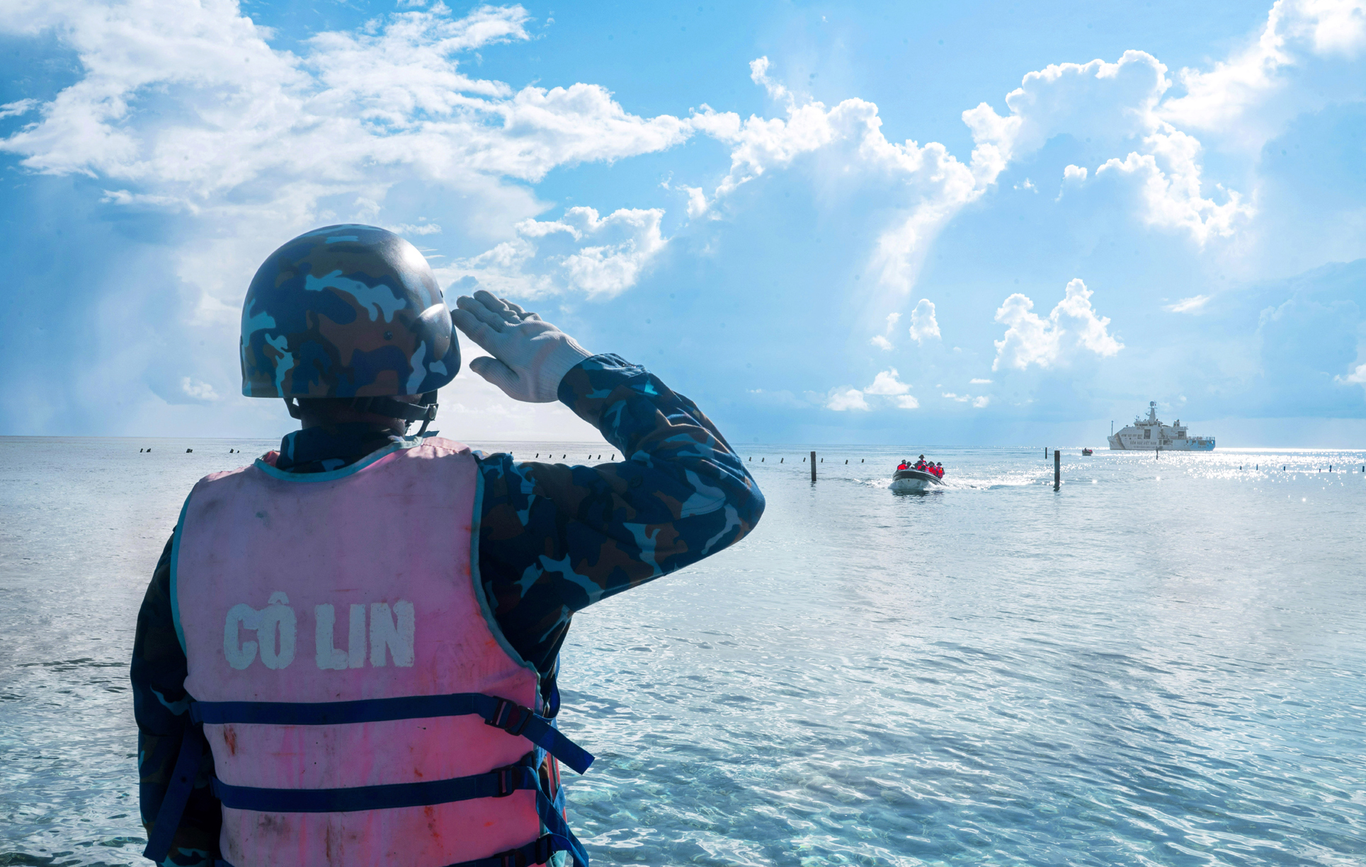 사진작가의 관점에서 본 '트룽사의 순간' - 사진 1. 'Khoảnh khắc Trường Sa' qua góc nhìn của nghệ sĩ nhiếp ảnh- Ảnh 1.