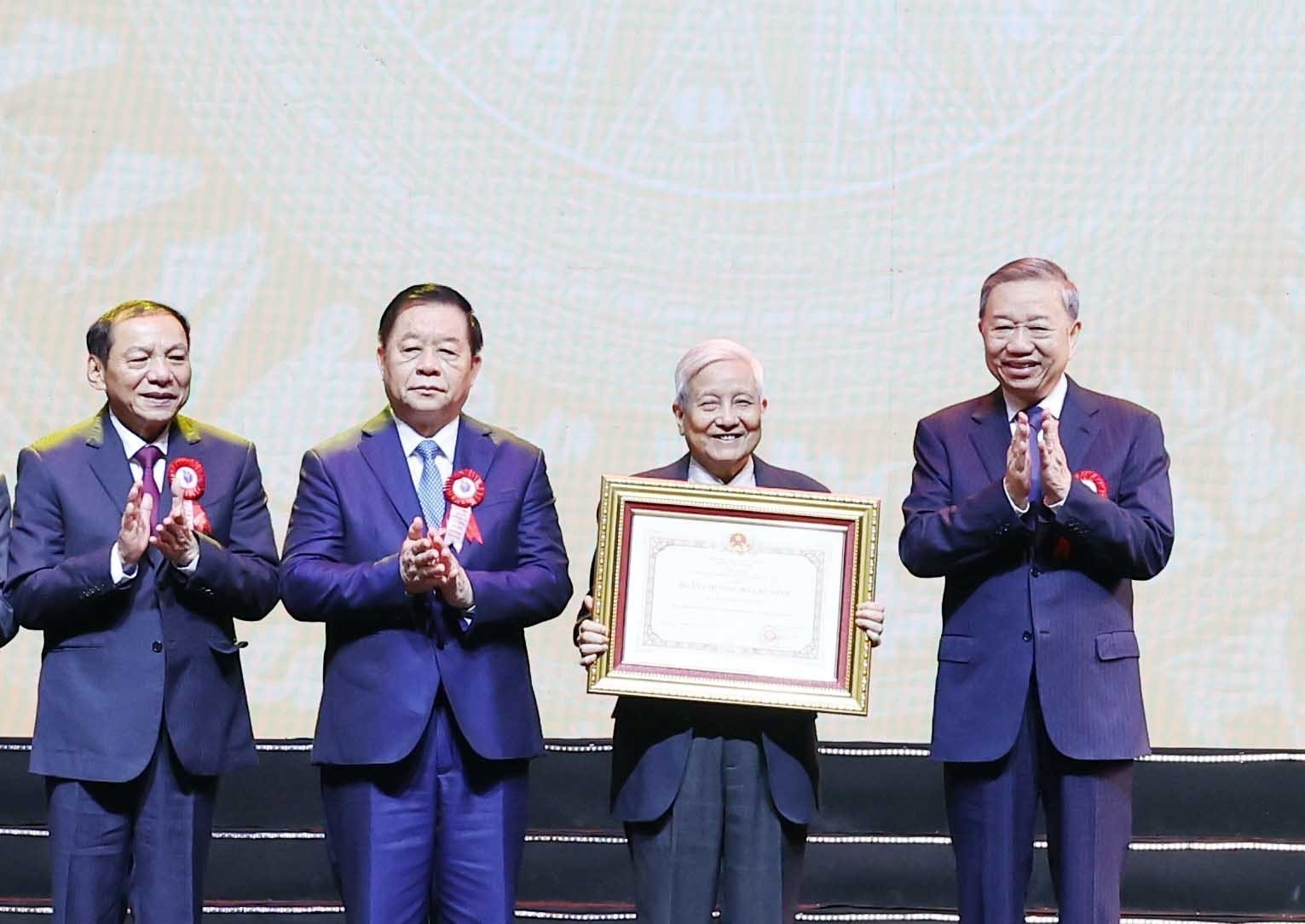 Báo chí cách mạng việt nam truyền cảm hứng sáng tạo trong kỷ nguyên đổi mới - Ảnh 3. Báo chí cách mạng việt nam truyền cảm hứng sáng tạo trong kỷ nguyên đổi mới - Ảnh 3.