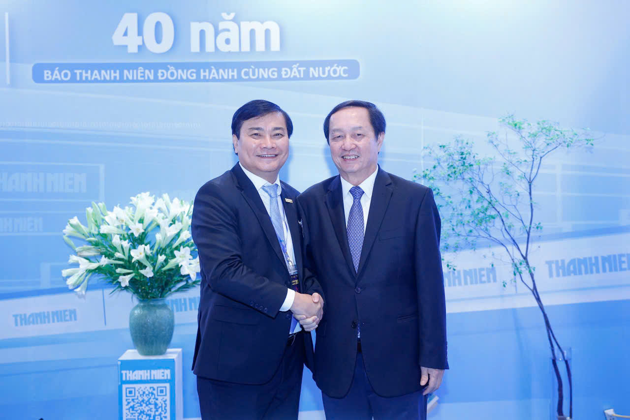 Gian trưng b&agrave;y của B&aacute;o Thanh Ni&ecirc;n đ&oacute;n những vị kh&aacute;ch đặc biệt - Ảnh 2.