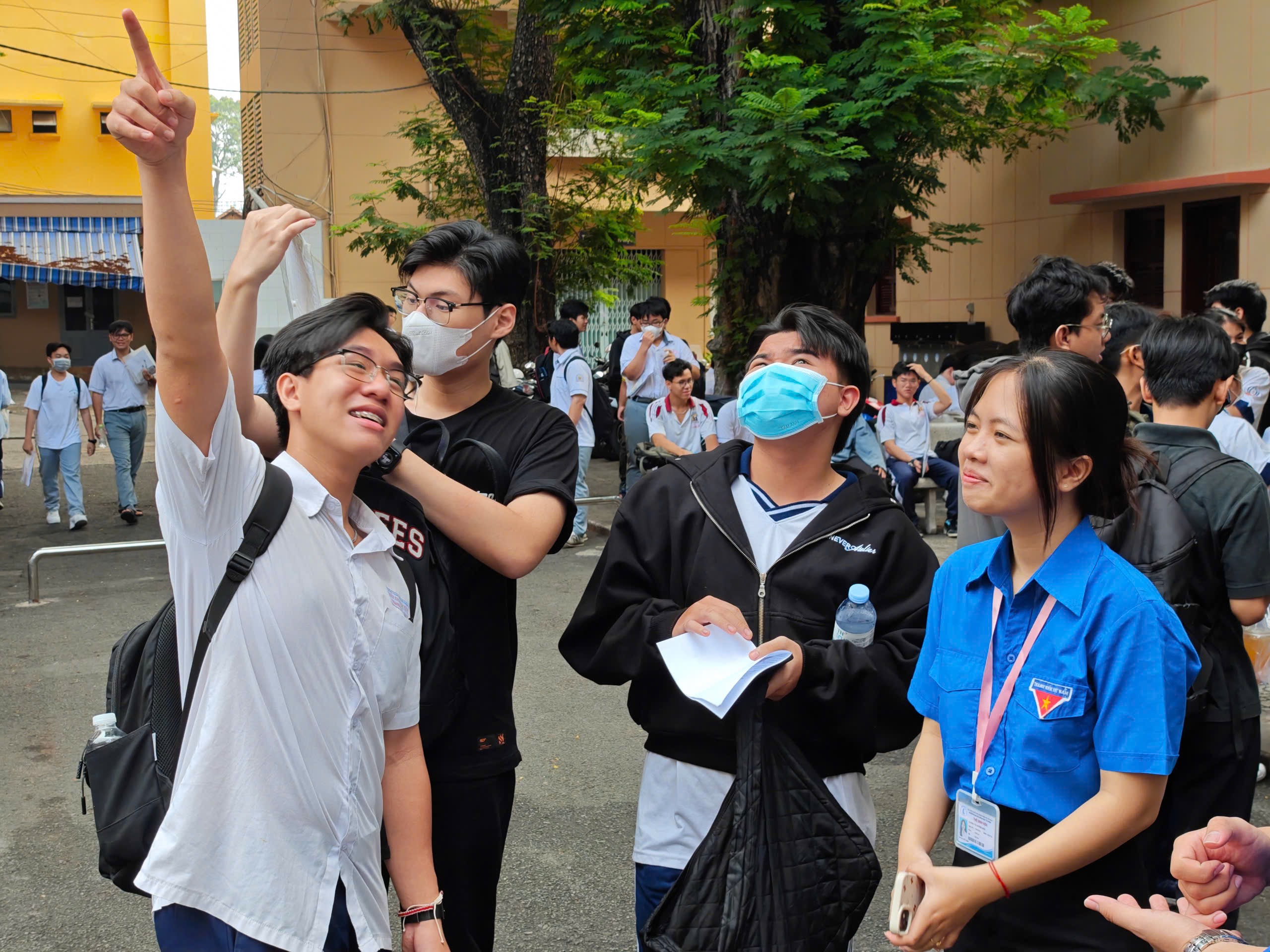 Науковий університет міста Хошимін: 8 спеціальностей з найнижчою платою за навчання до 30 мільйонів донгів на рік - Фото 1. Trường ĐH Khoa học tự nhiên TP.HCM: 8 ngành học phí thấp nhất dưới 30 triệu đồng/năm- Ảnh 1.