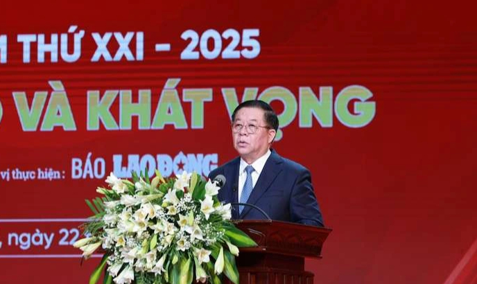 Huyền thọai bóng đá nữ được vinh danh tại Chương trình Vinh quang Việt Nam 2025 - Ảnh 1. Huyền thọai bóng đá nữ được vinh danh tại Chương trình Vinh quang Việt Nam 2025 - Ảnh 1.
