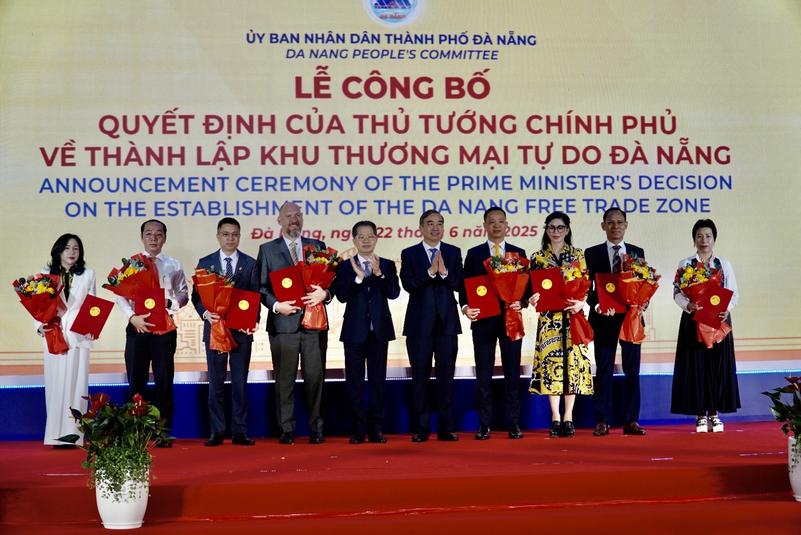 8 nhà đầu tư chiến lược đầu tư vào khu thương mại tự do Đà Nẵng là ai?- Ảnh 1. 8 nhà đầu tư chiến lược đầu tư vào khu thương mại tự do Đà Nẵng là ai?- Ảnh 1.