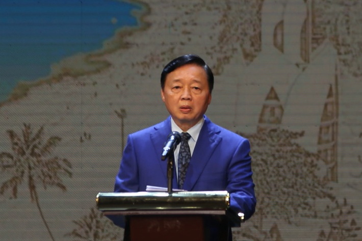 Phó thủ tướng: 'Phương tiện giao thông đang lấn át con người'- Ảnh 1. Phó thủ tướng: 'Phương tiện giao thông đang lấn át con người'- Ảnh 1.