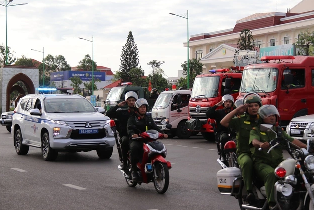 Bình Thuận: Công bố 45 trưởng công an xã, phường, đặc khu Bình Thuận: Công bố 45 trưởng công an xã, phường, đặc khu