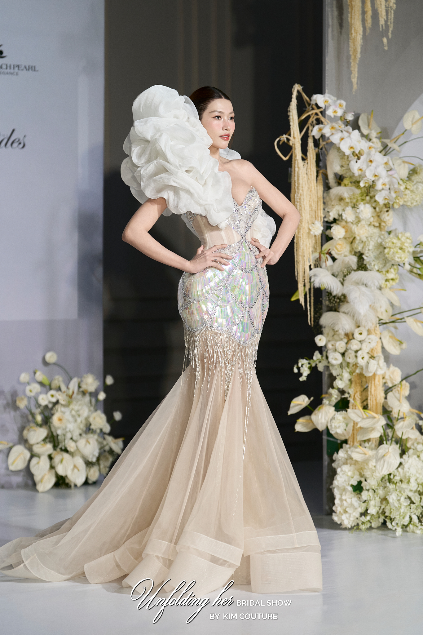 Thiên Ân, Quỳnh Châu gợi ý váy cưới cho những nàng dâu thích bứt phá Thiên Ân, Quỳnh Châu gợi ý váy cưới cho những nàng dâu thích bứt phá